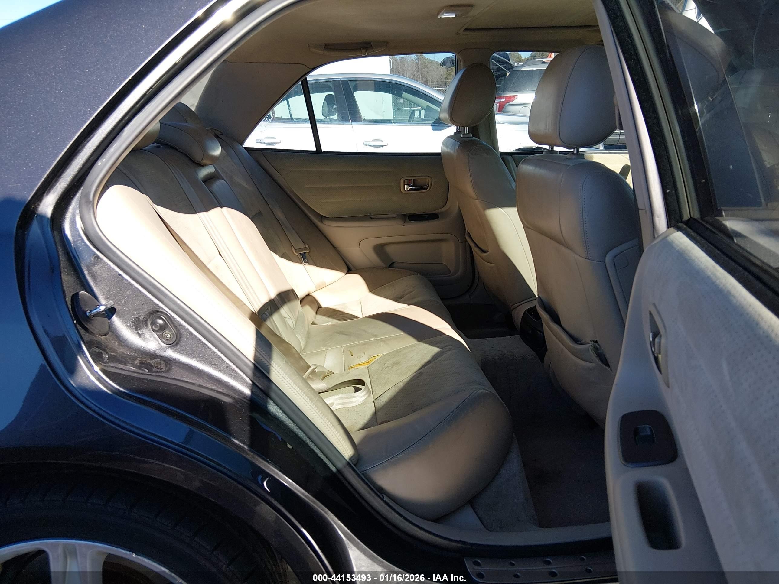 LEXUS IS image 8