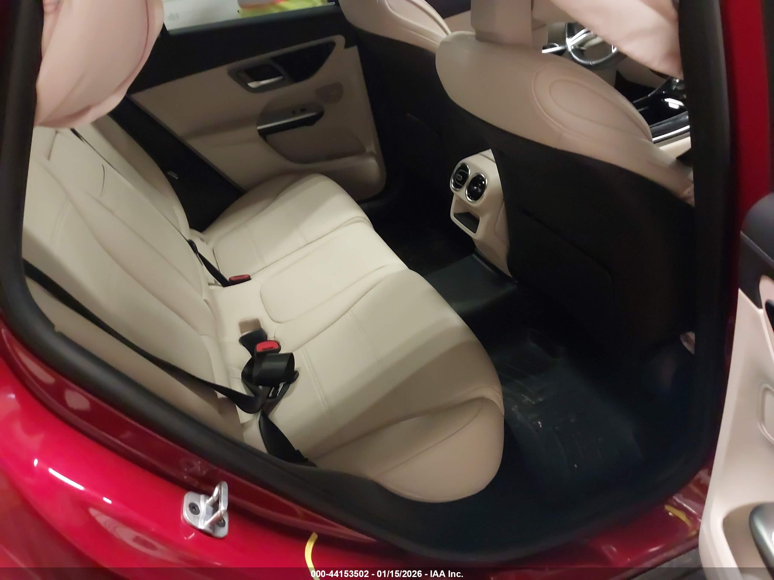 MERCEDES-BENZ GLC image 8