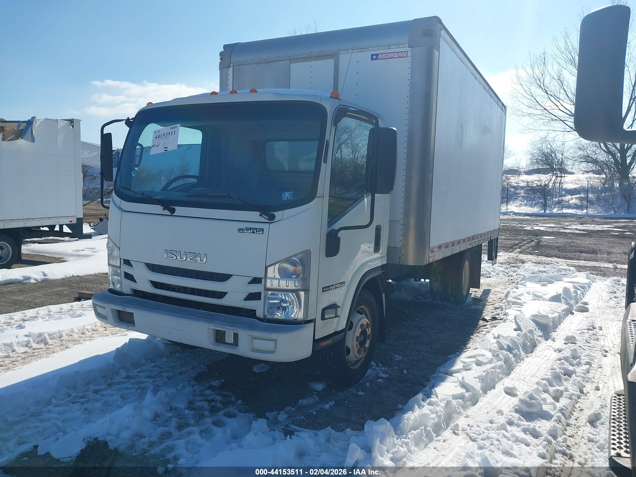 ISUZU NPR image 2