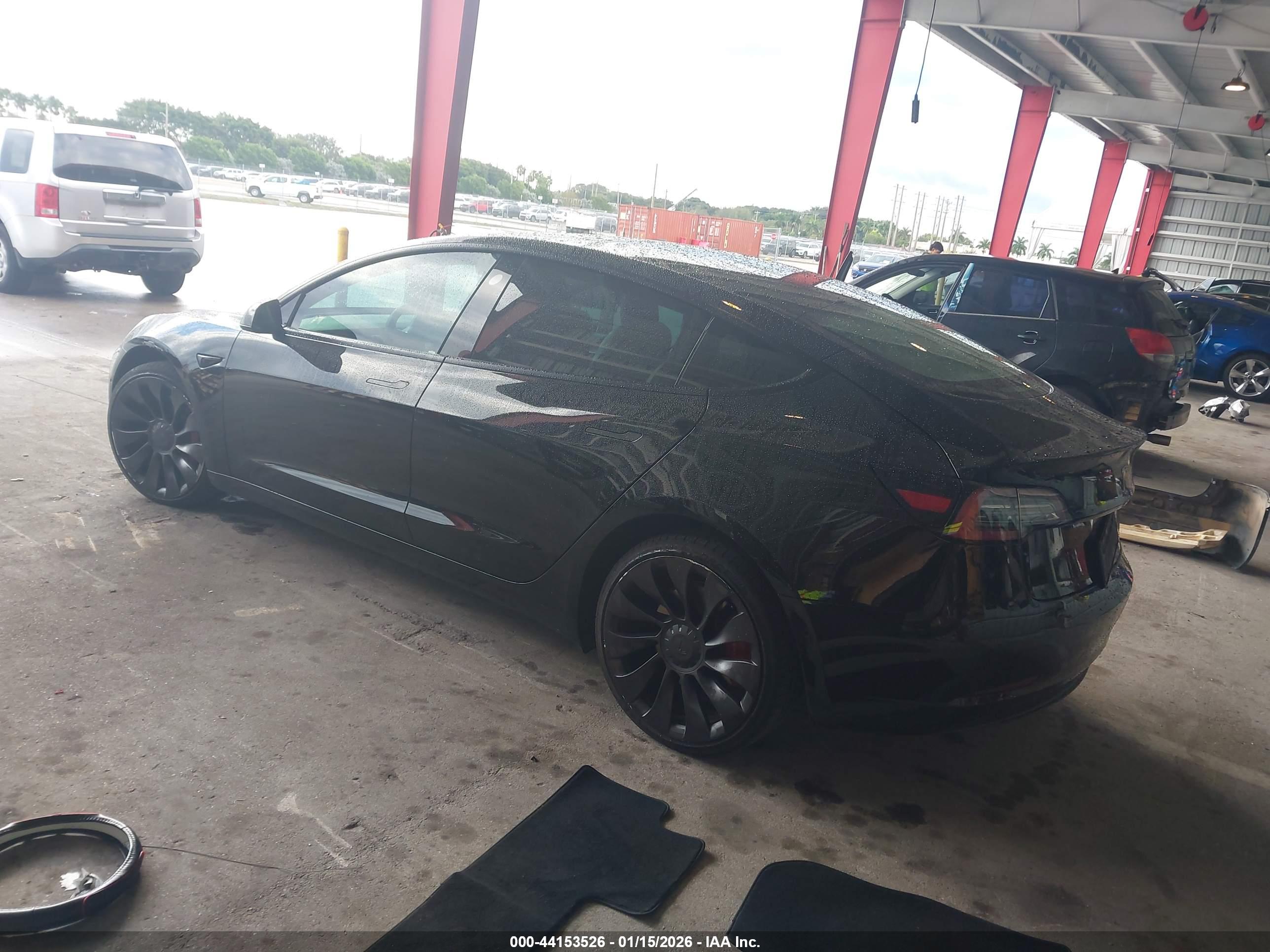 TESLA MODEL image 3