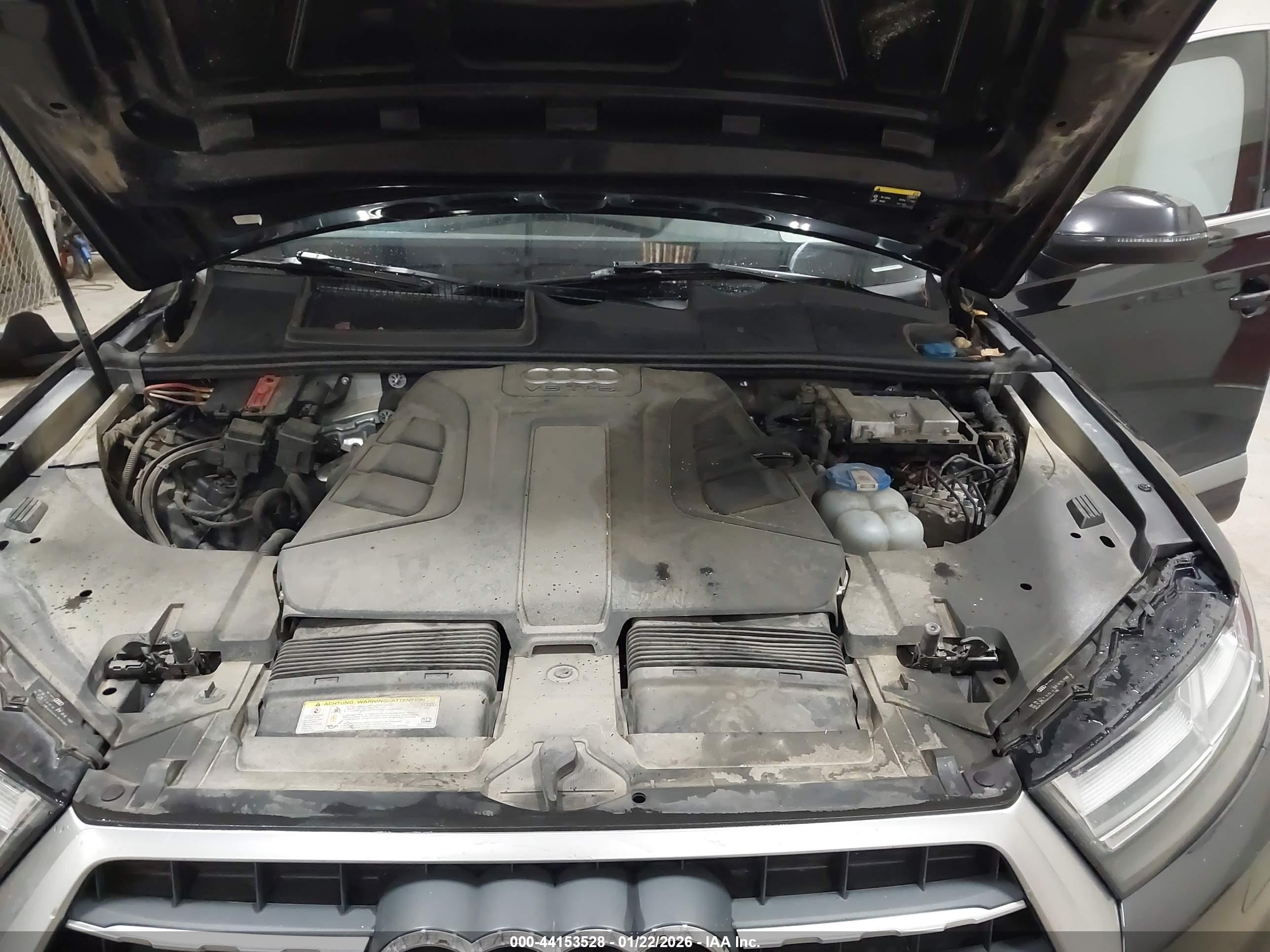 AUDI Q7 image 10