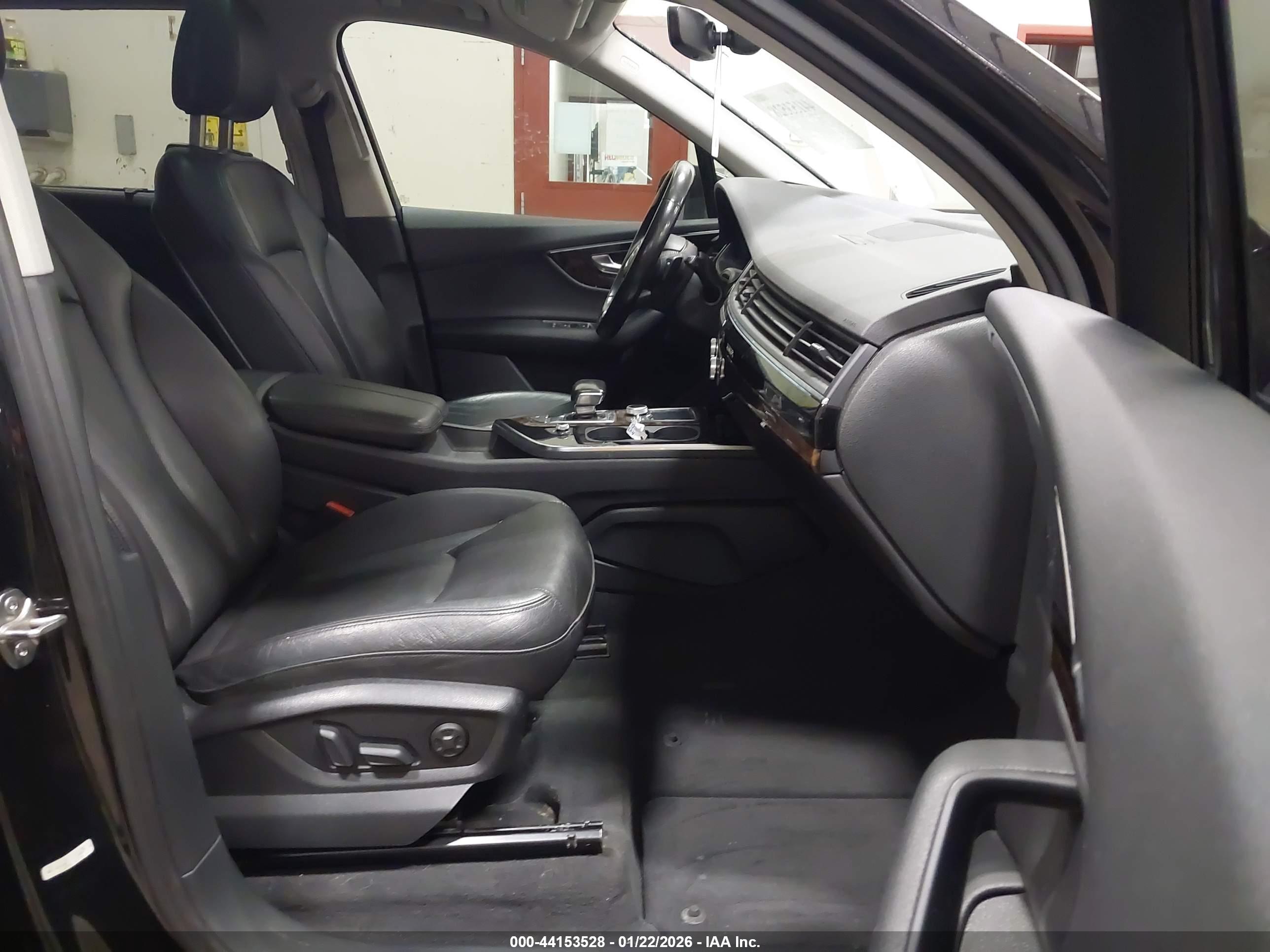 AUDI Q7 image 5