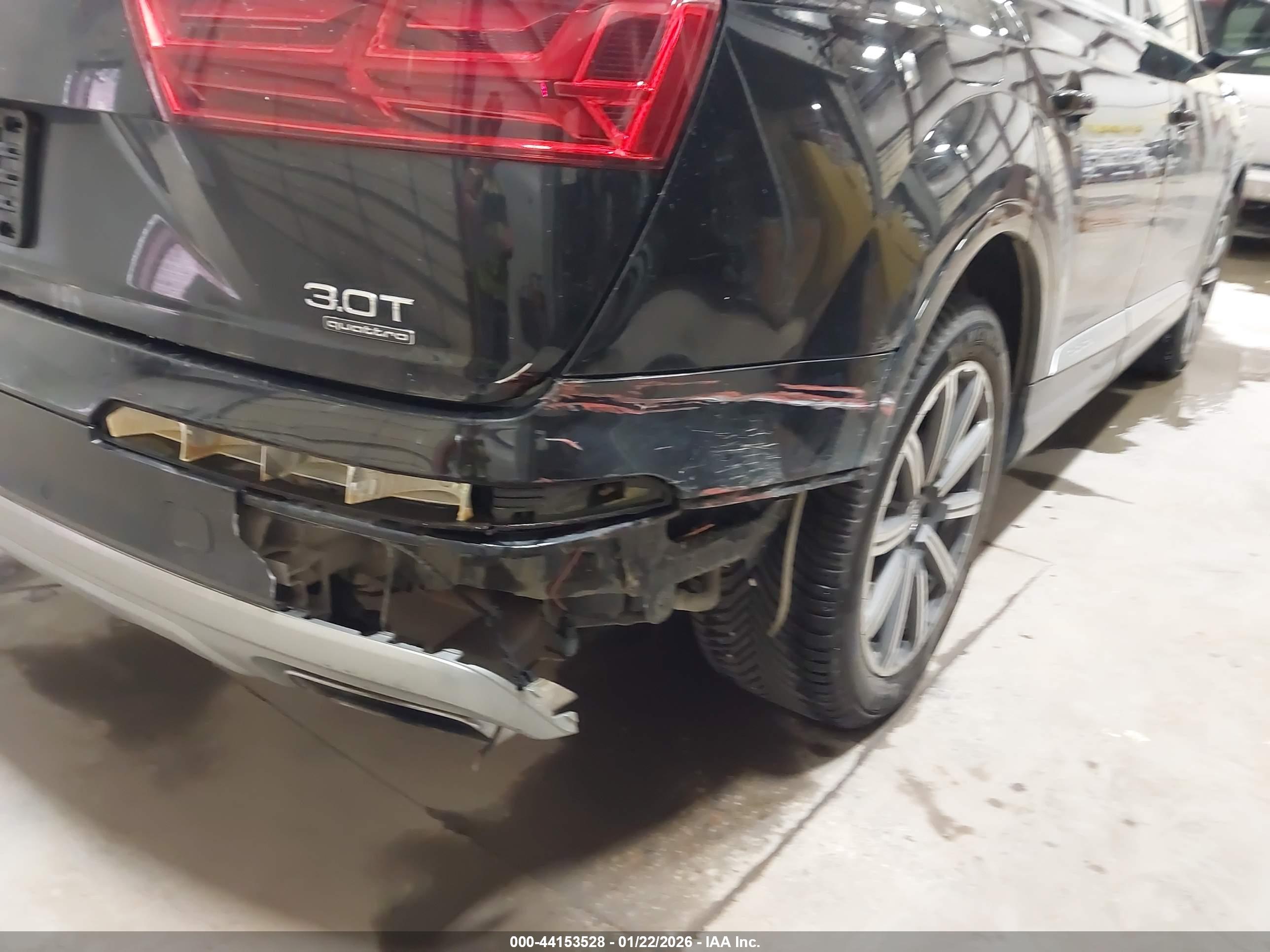 AUDI Q7 image 6