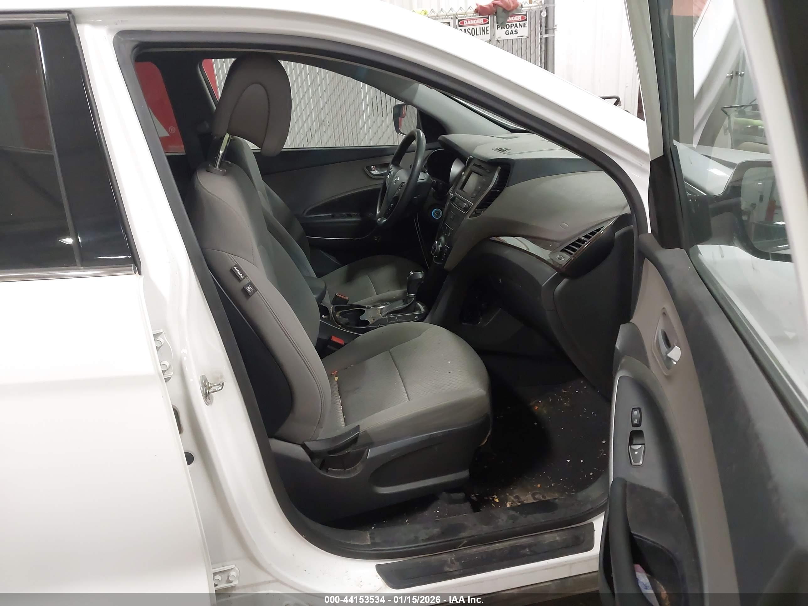HYUNDAI SANTA image 5