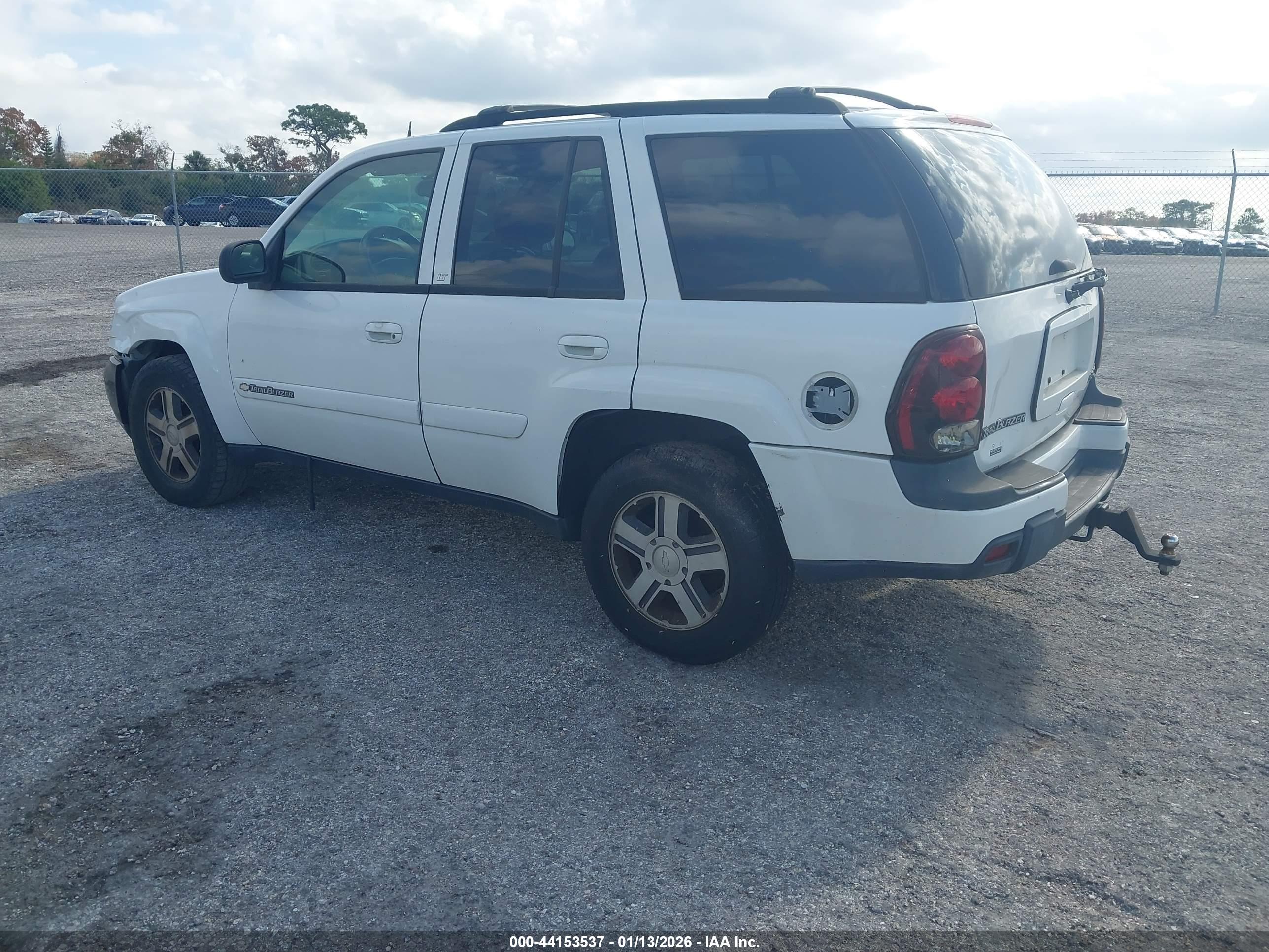 CHEVROLET TRAILBLAZER image 3