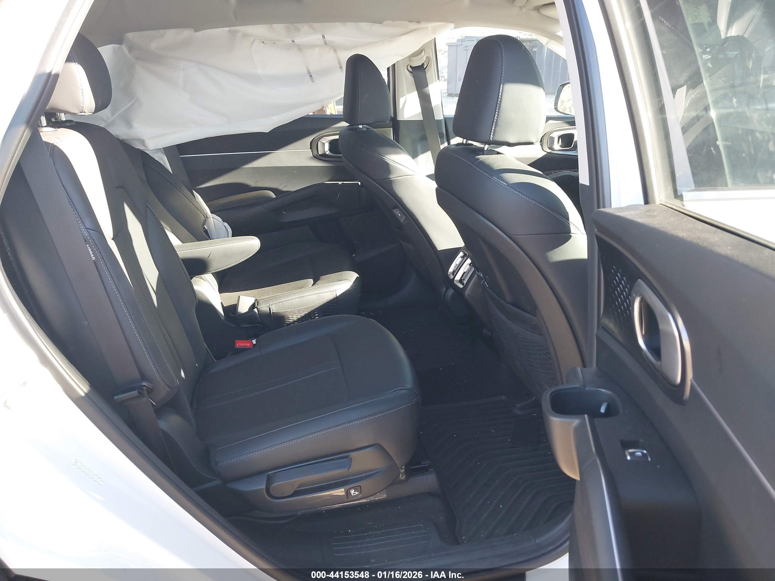 KIA SORENTO image 8