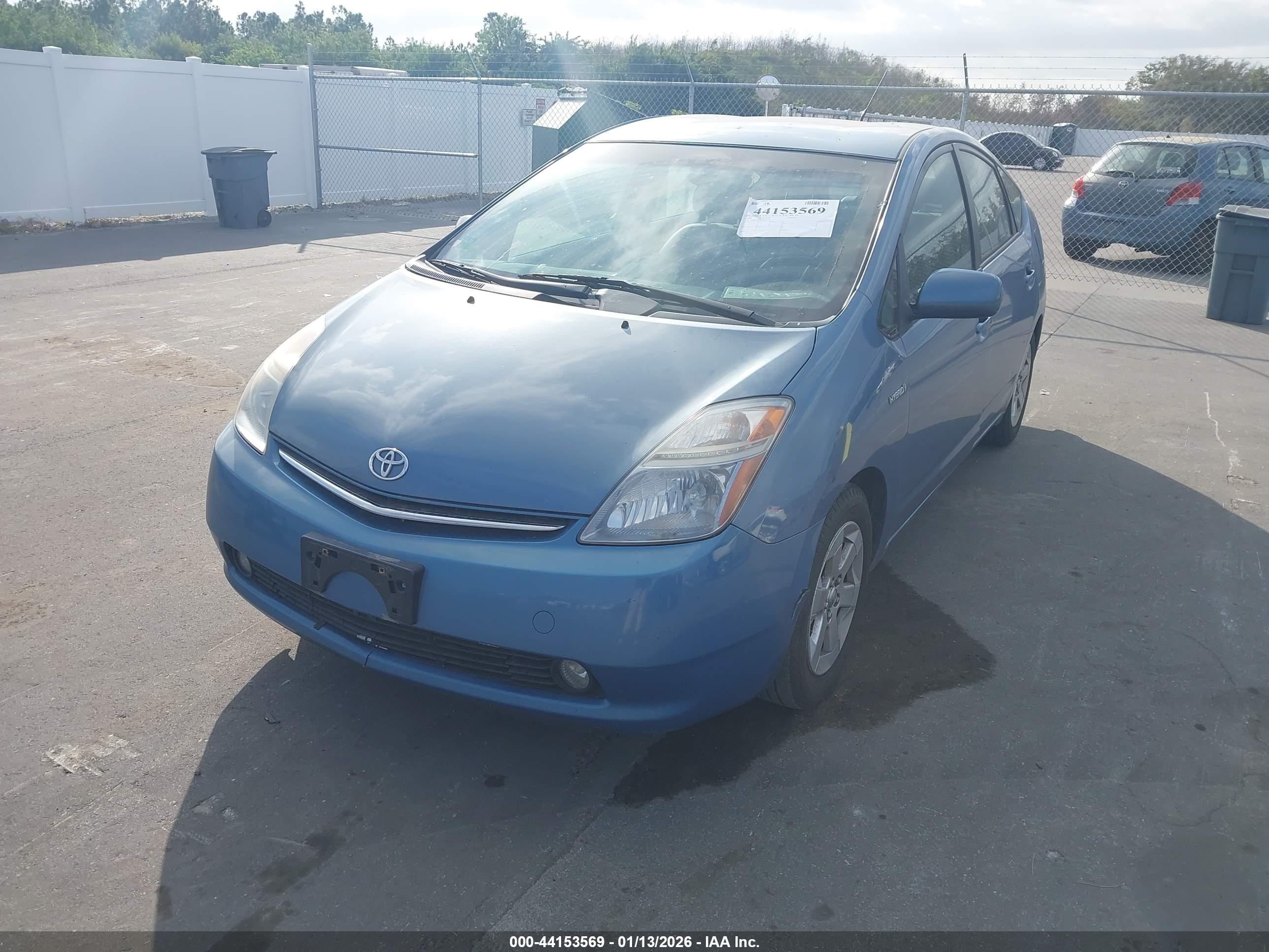 TOYOTA PRIUS image 2