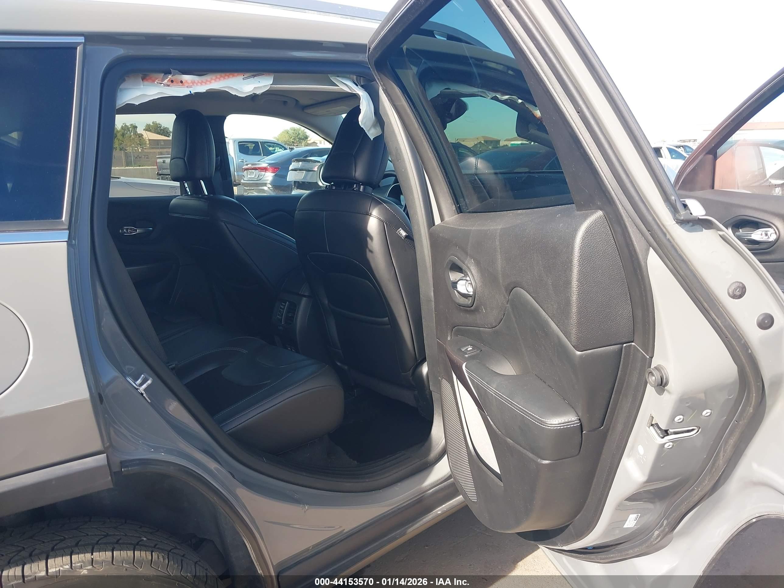 JEEP CHEROKEE image 8