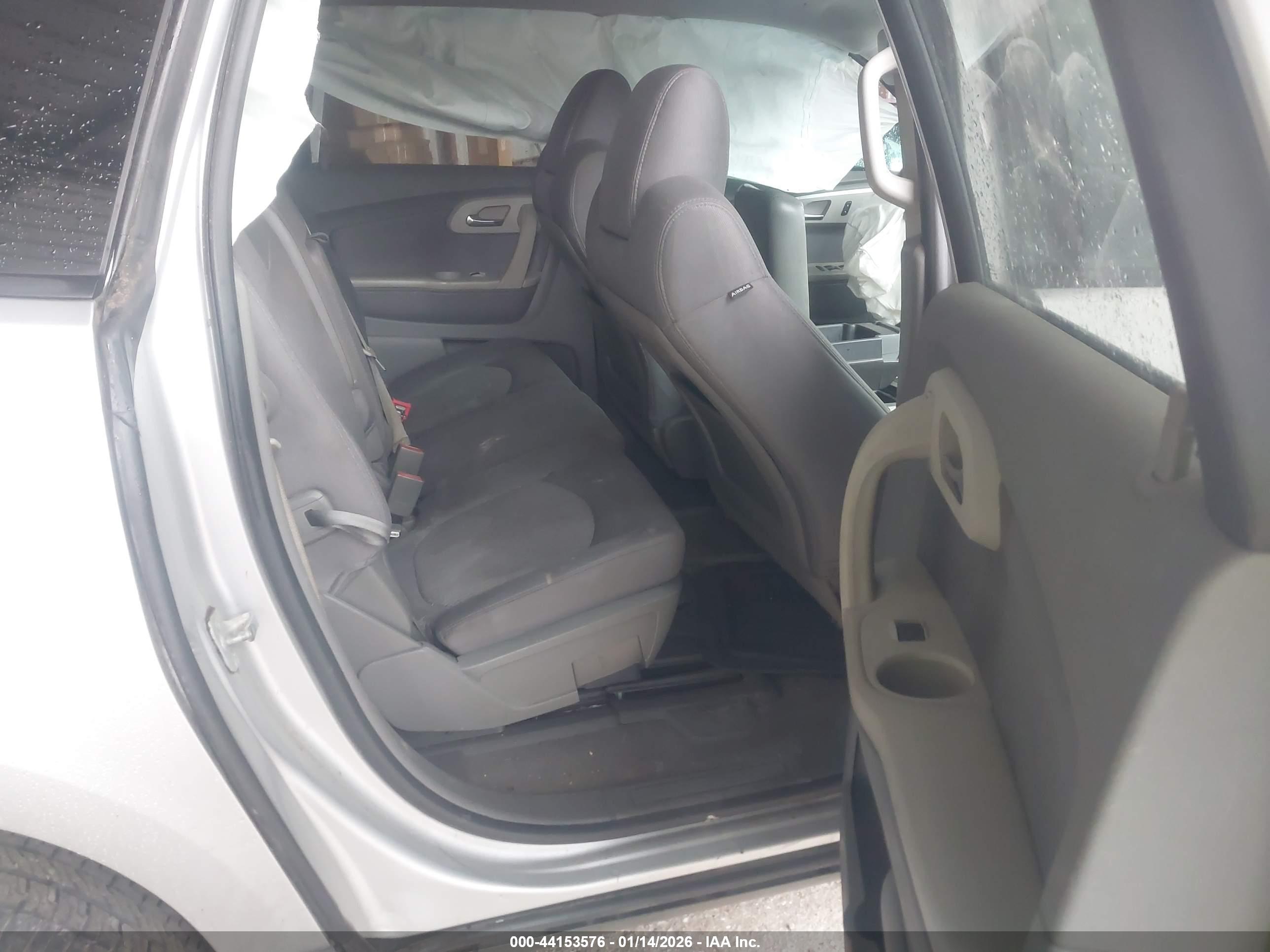CHEVROLET TRAVERSE image 8