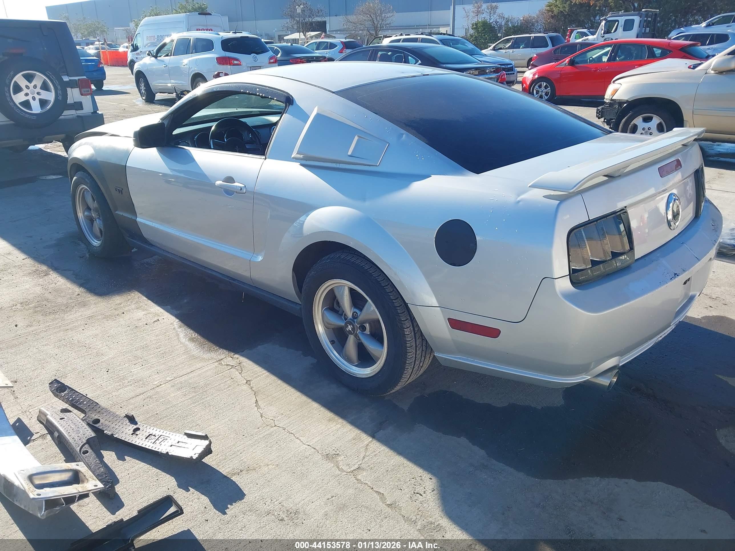 FORD MUSTANG image 3