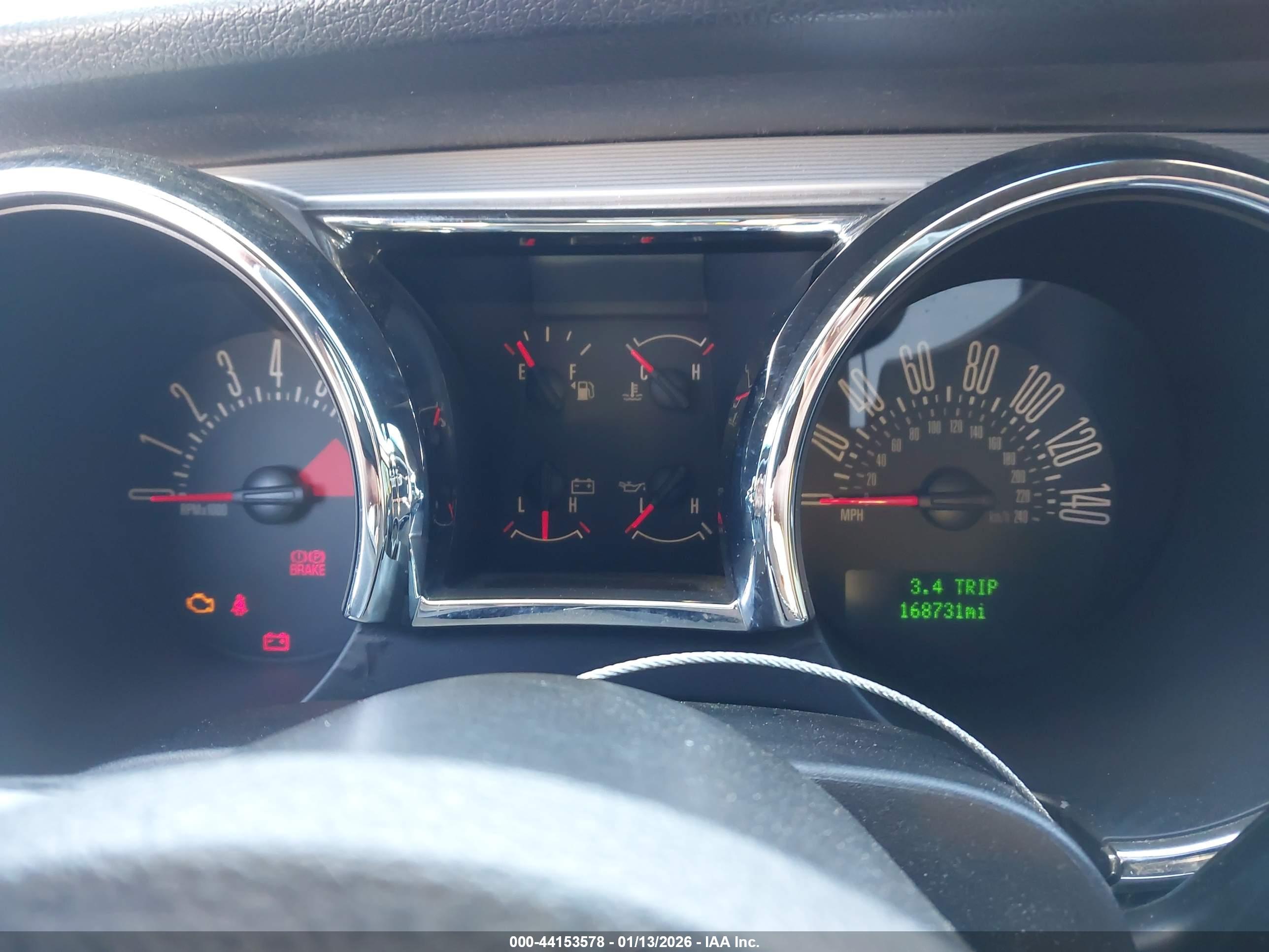 FORD MUSTANG image 7