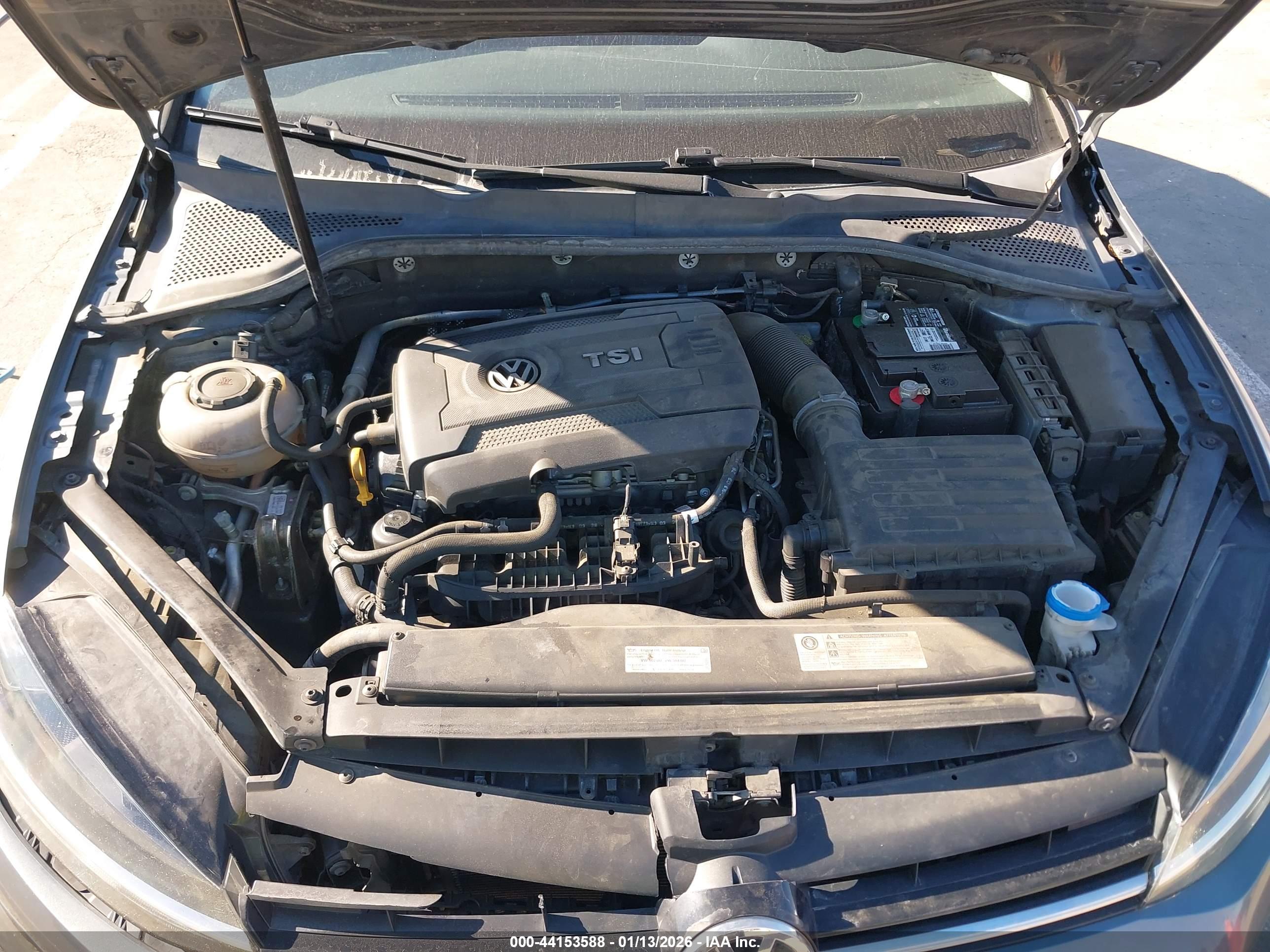 VOLKSWAGEN GOLF image 10
