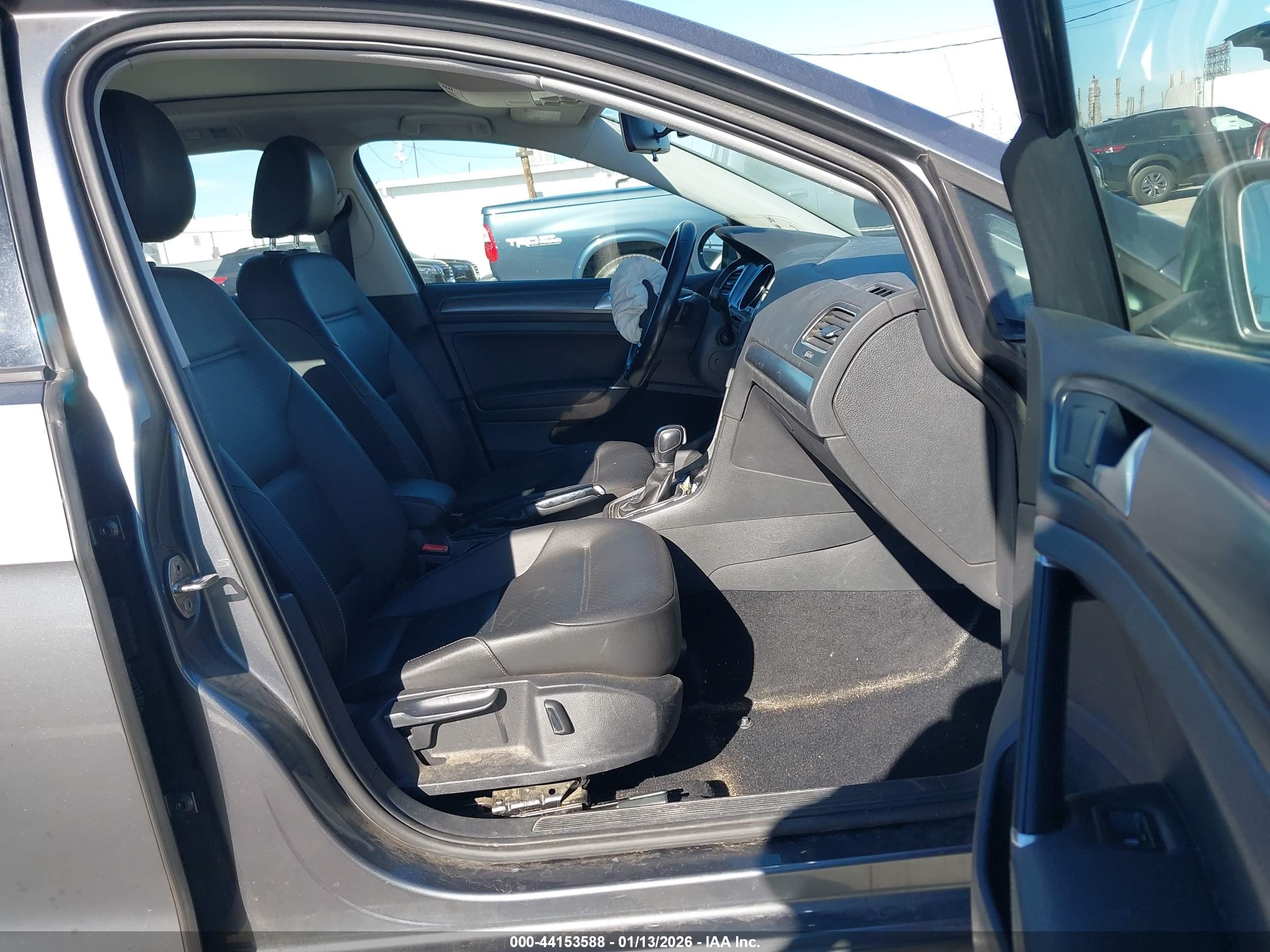 VOLKSWAGEN GOLF image 5