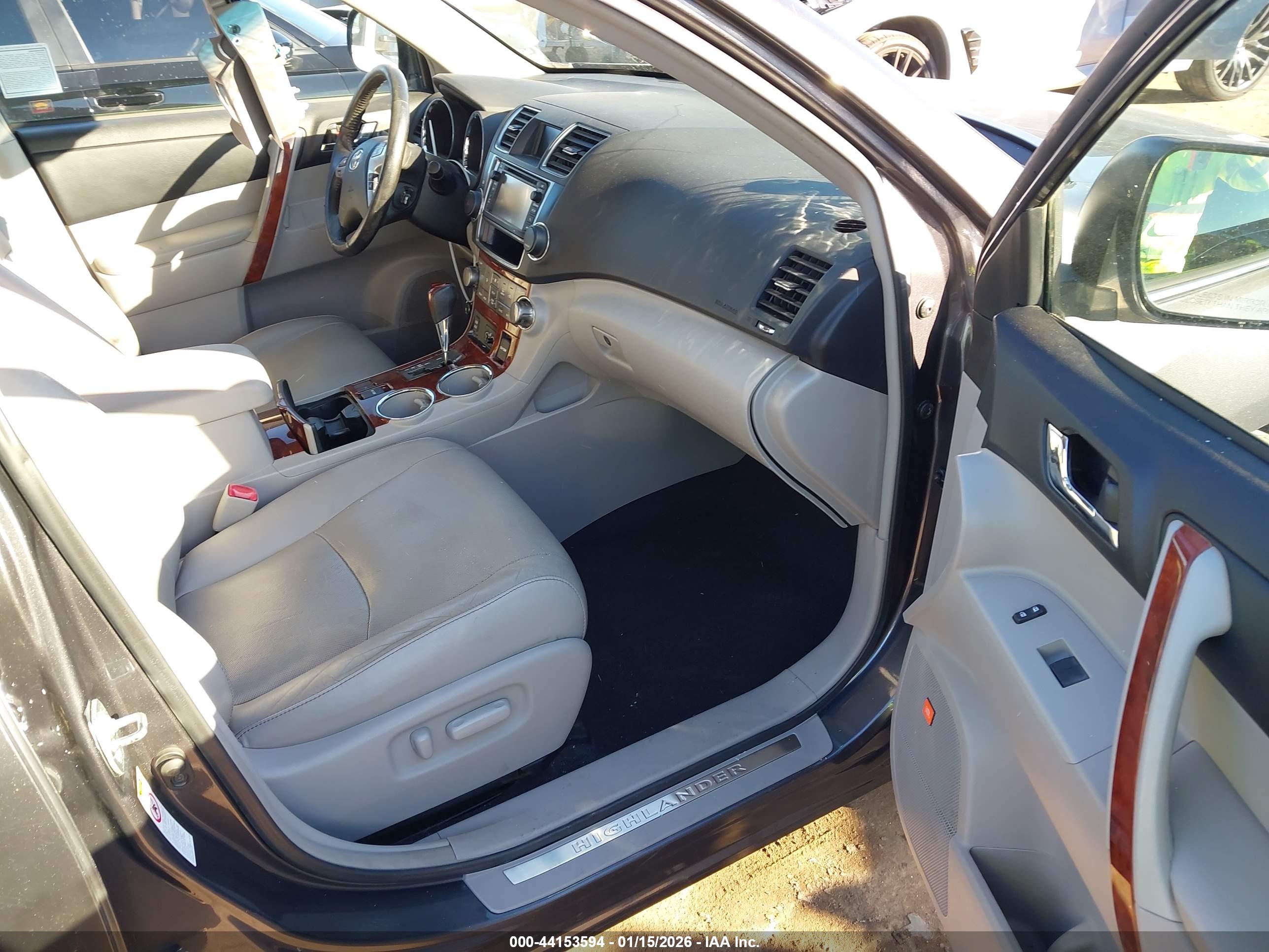 TOYOTA HIGHLANDER image 5