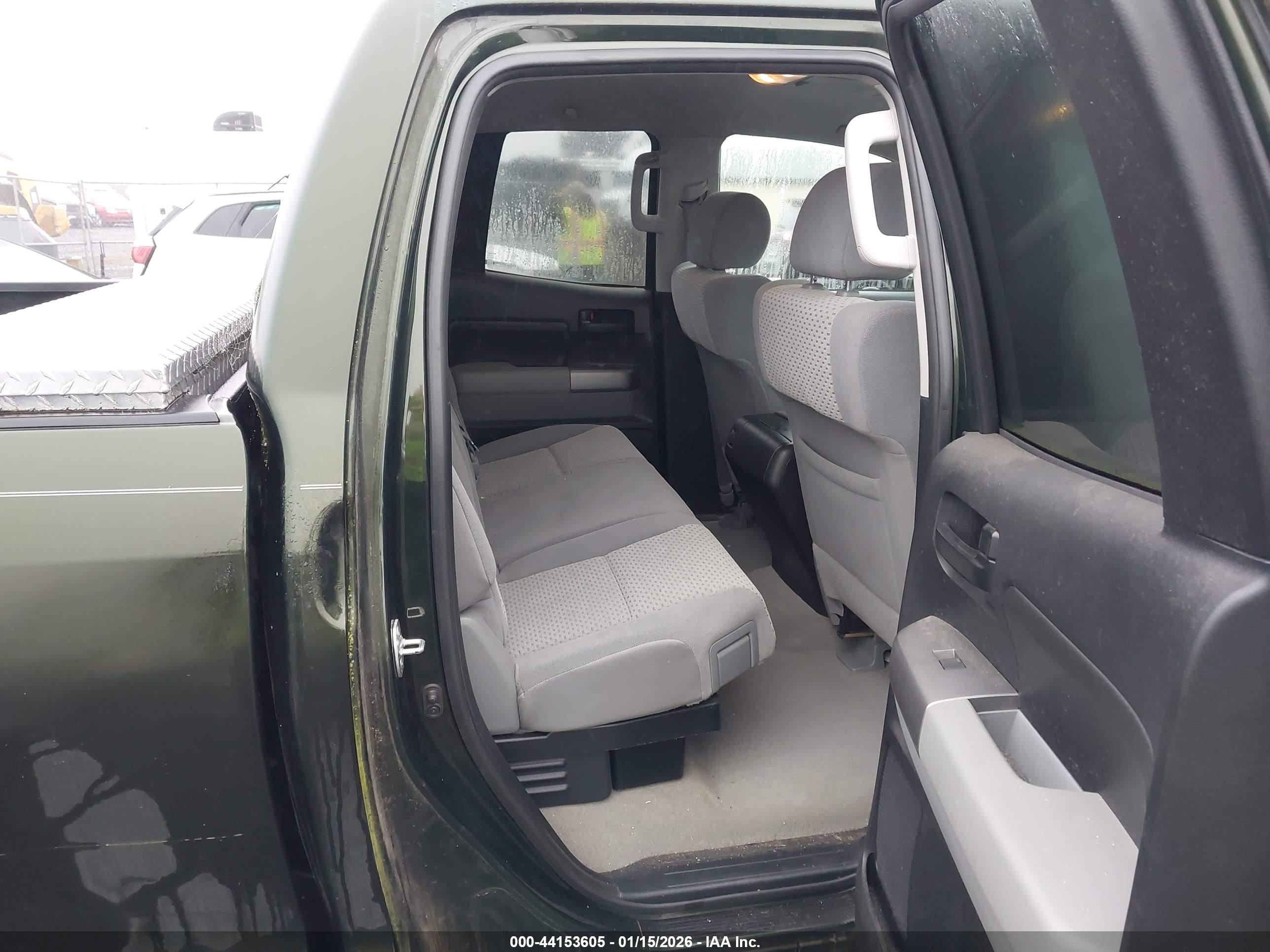 TOYOTA TUNDRA image 8