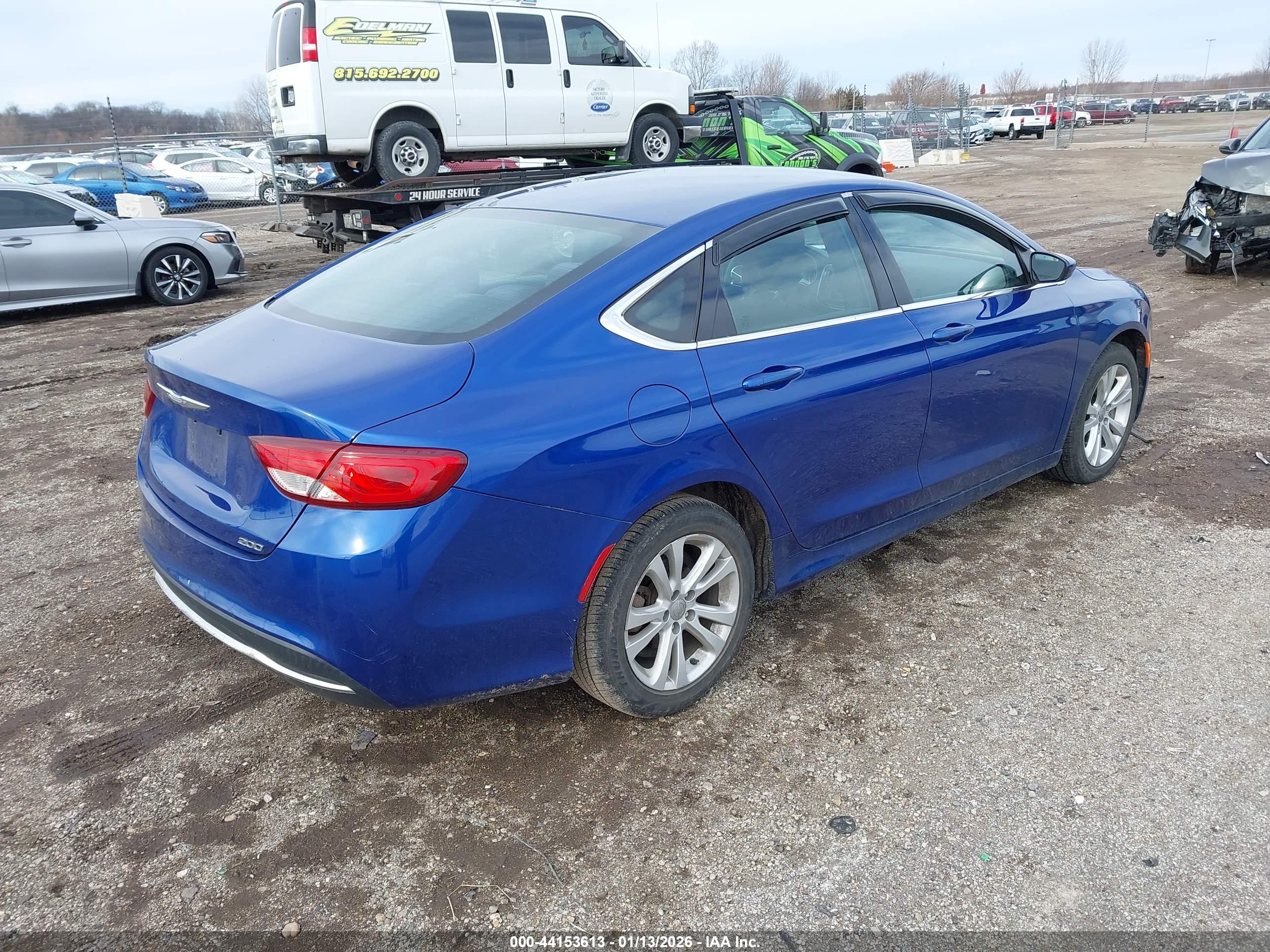 CHRYSLER 200 image 4