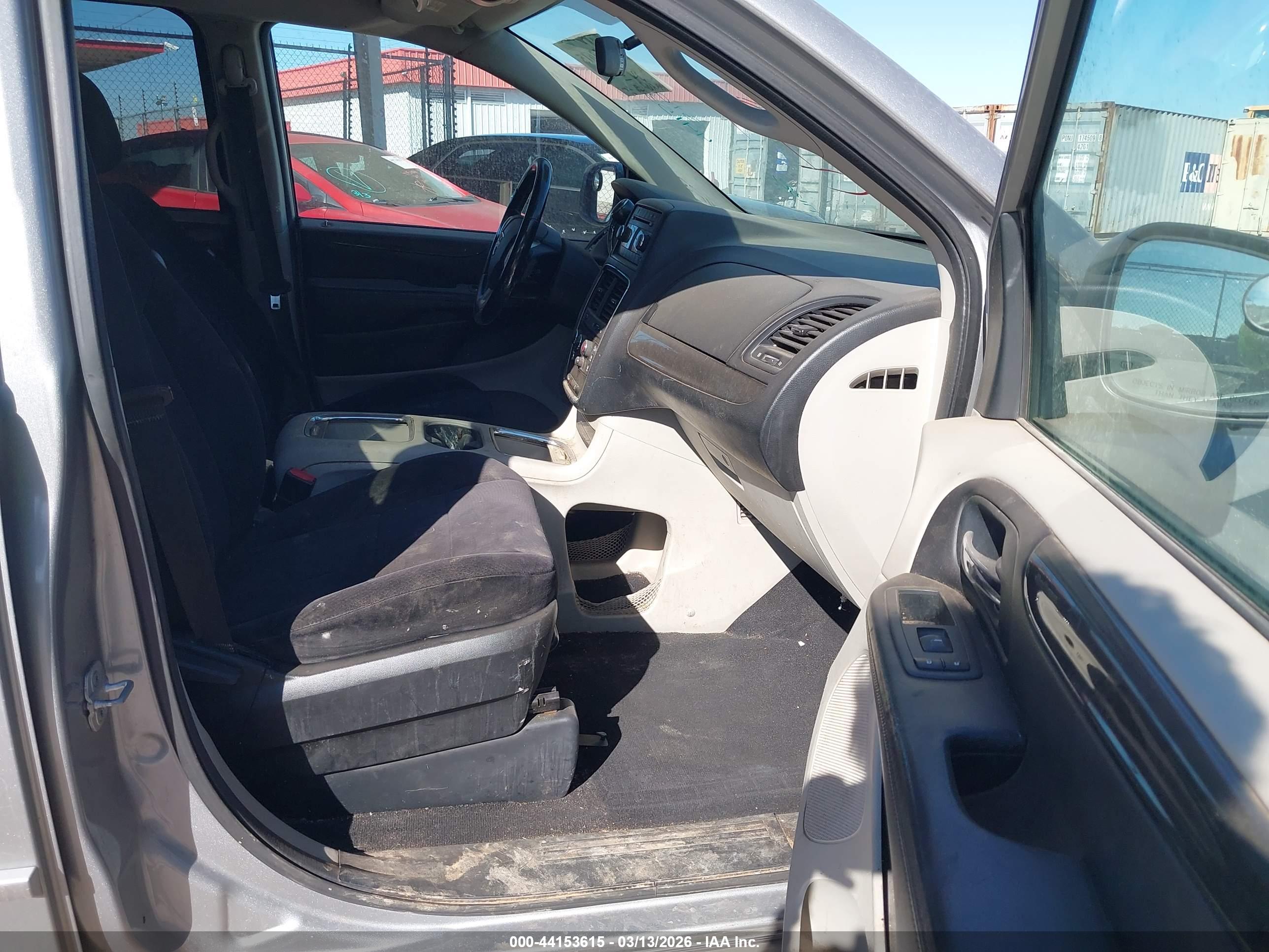 DODGE GRAND image 5