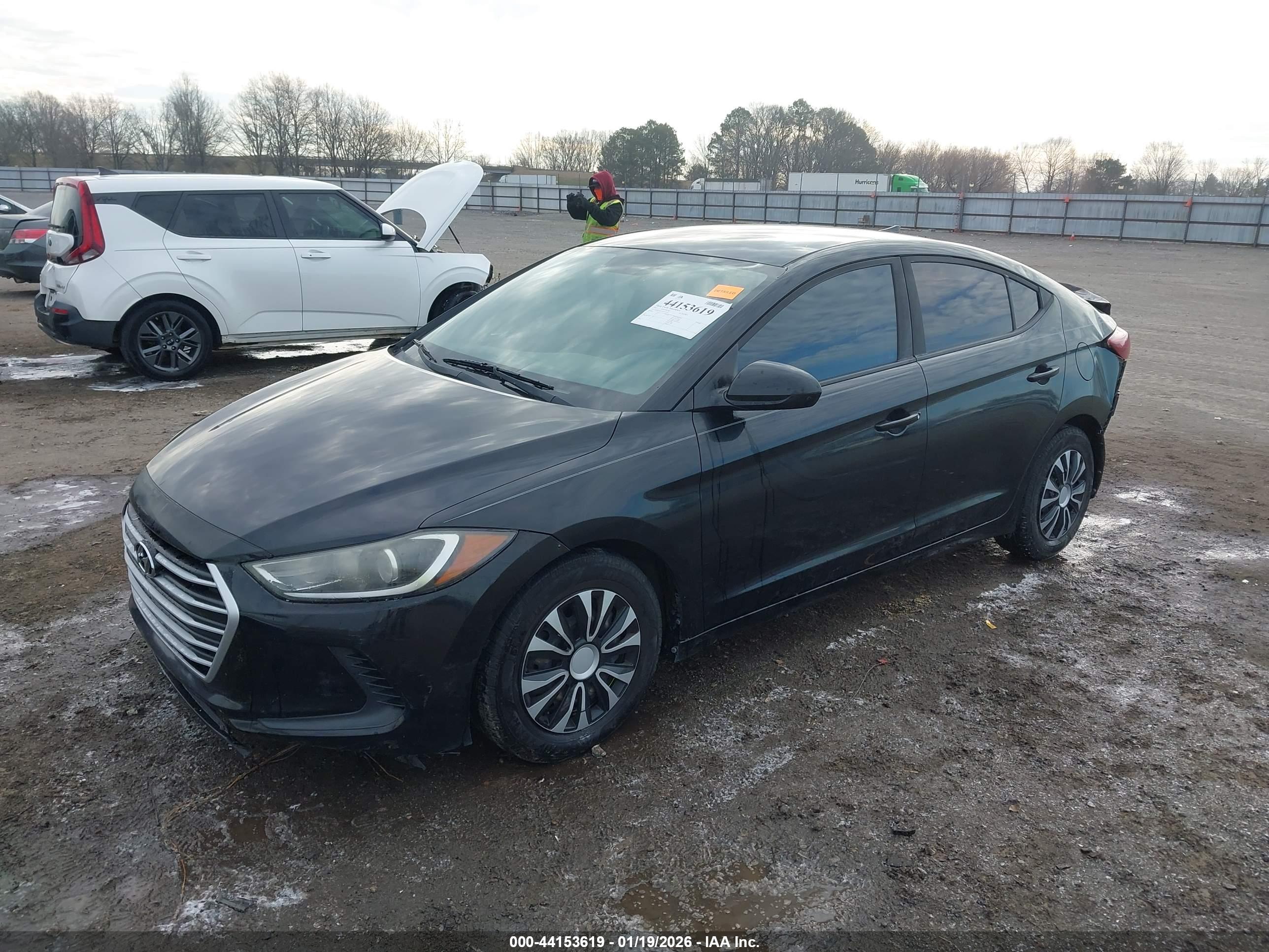 HYUNDAI ELANTRA image 2