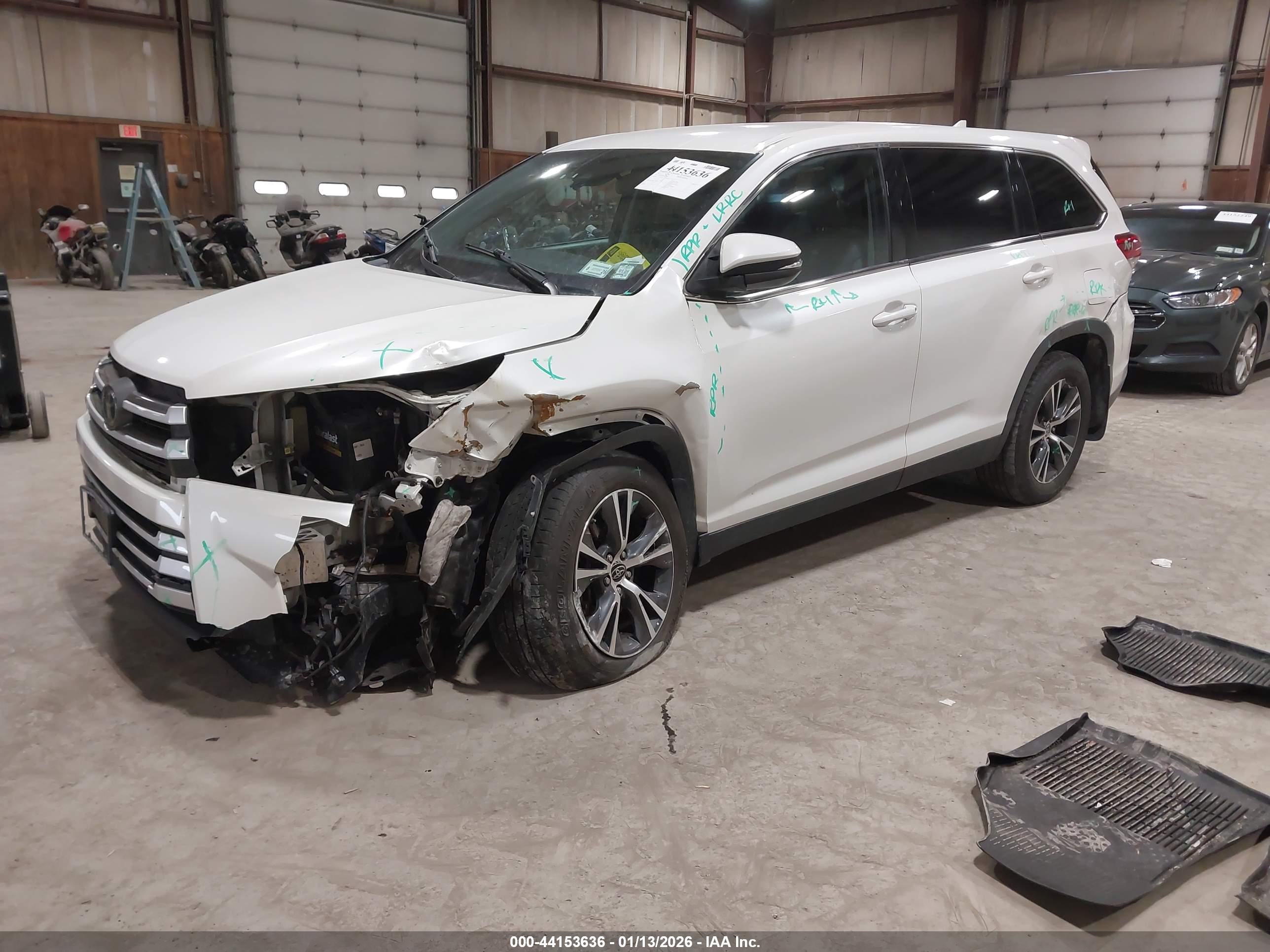 TOYOTA HIGHLANDER image 2
