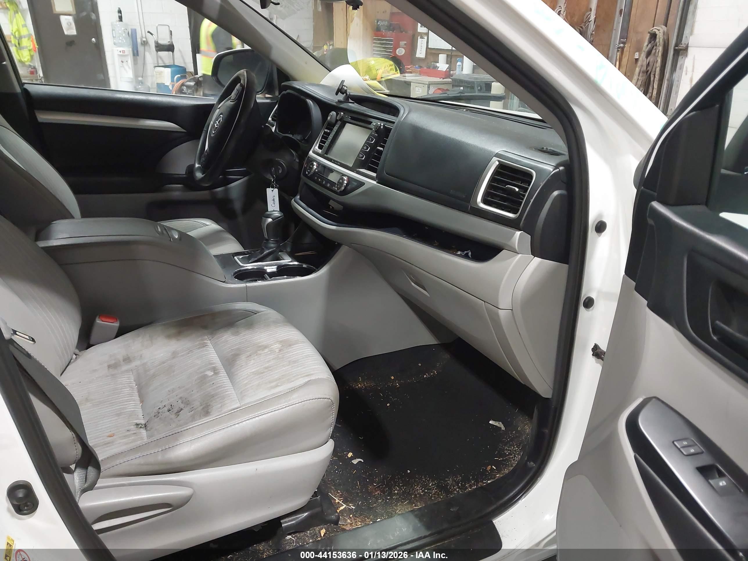TOYOTA HIGHLANDER image 5