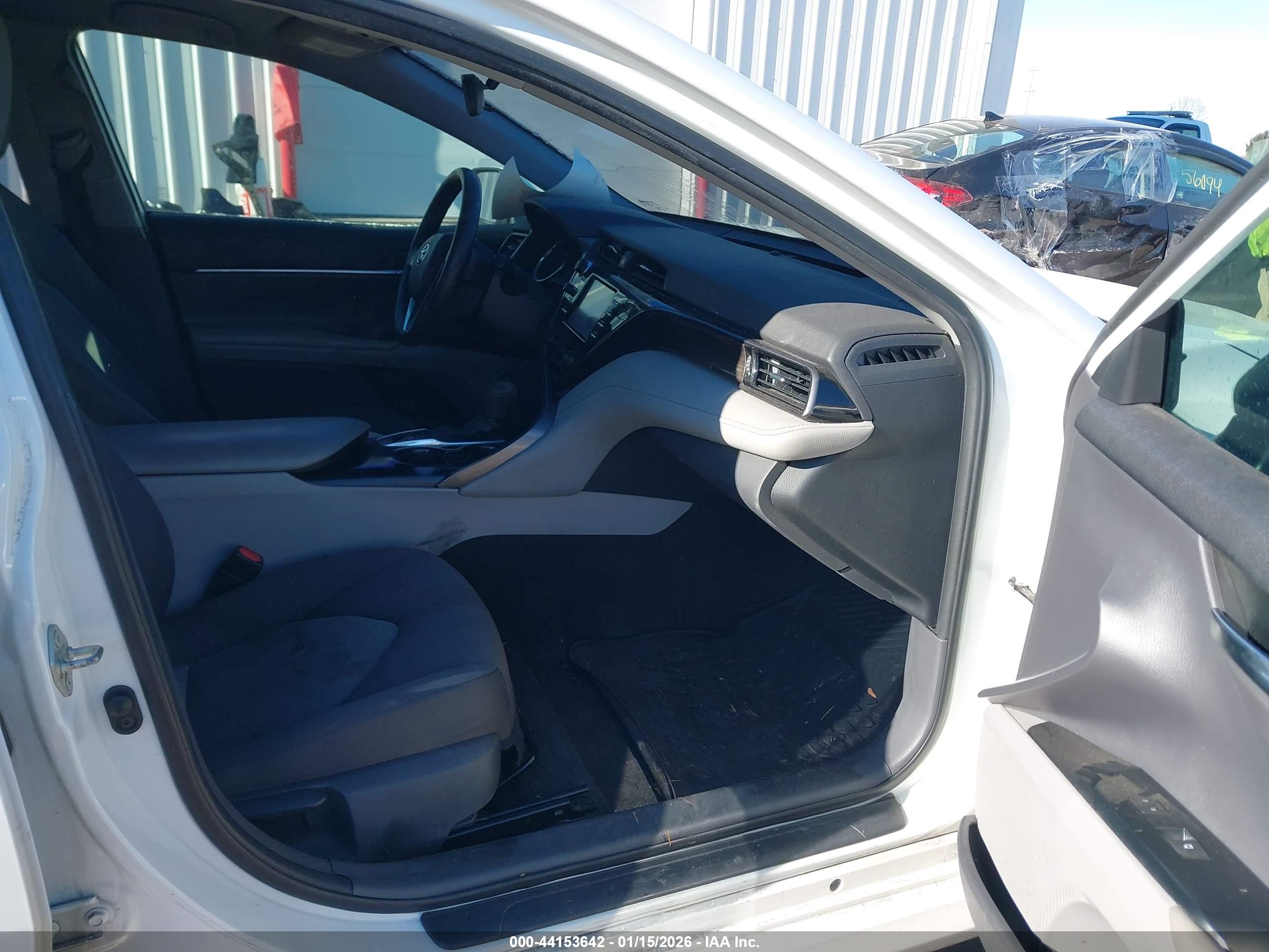 TOYOTA CAMRY image 5