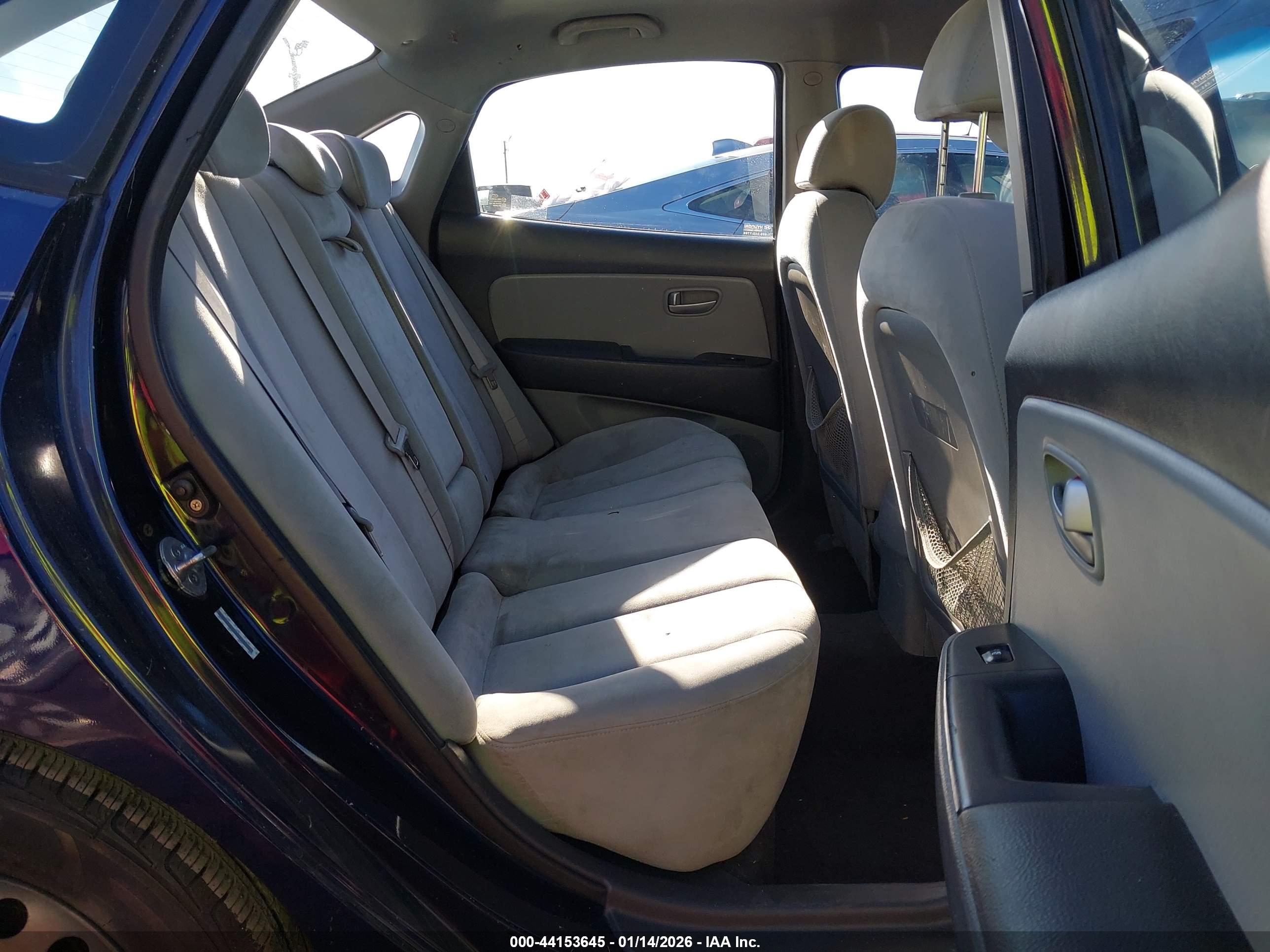 HYUNDAI ELANTRA image 8