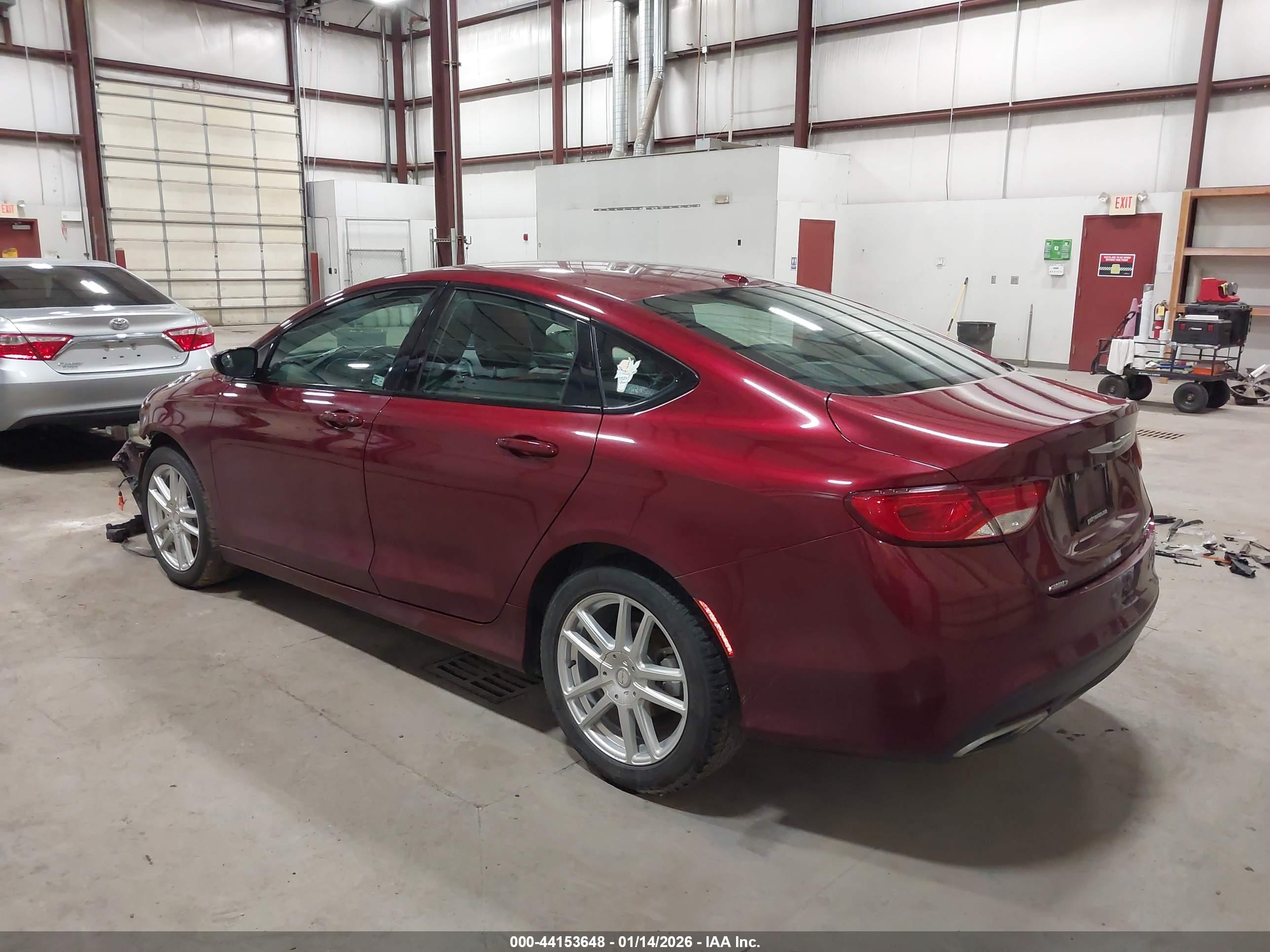 CHRYSLER 200 image 3