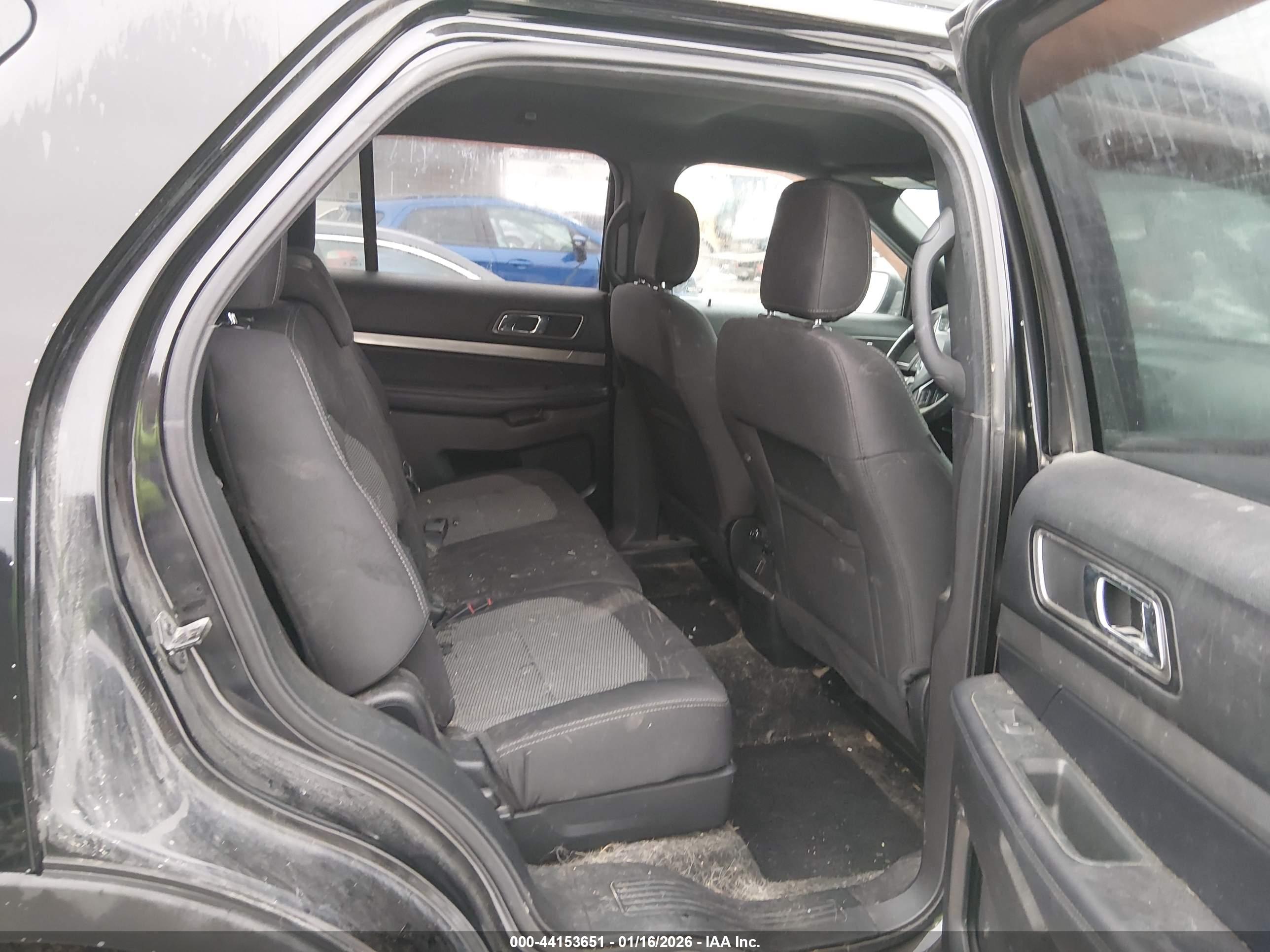 FORD EXPLORER image 8