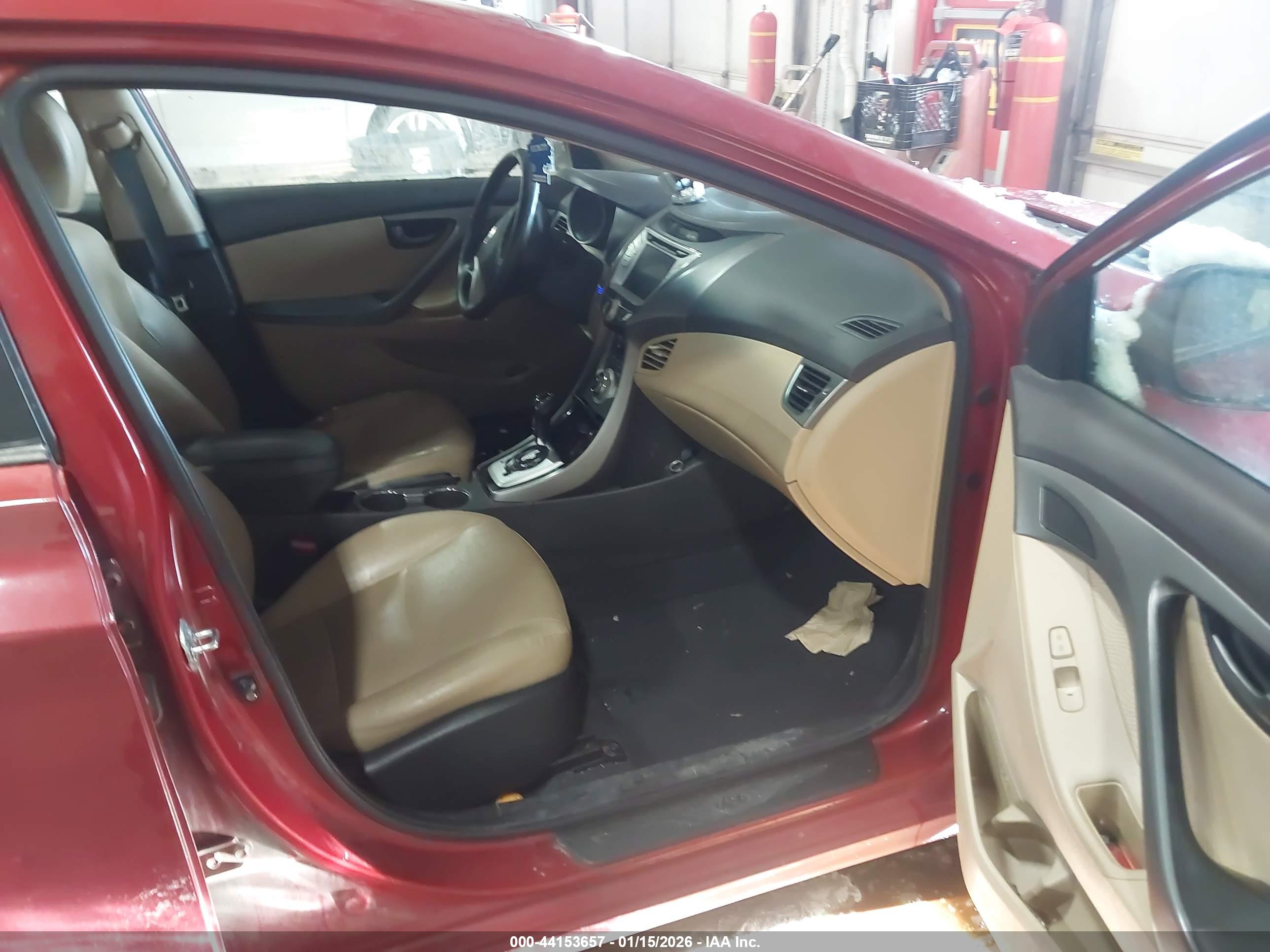 HYUNDAI ELANTRA image 5