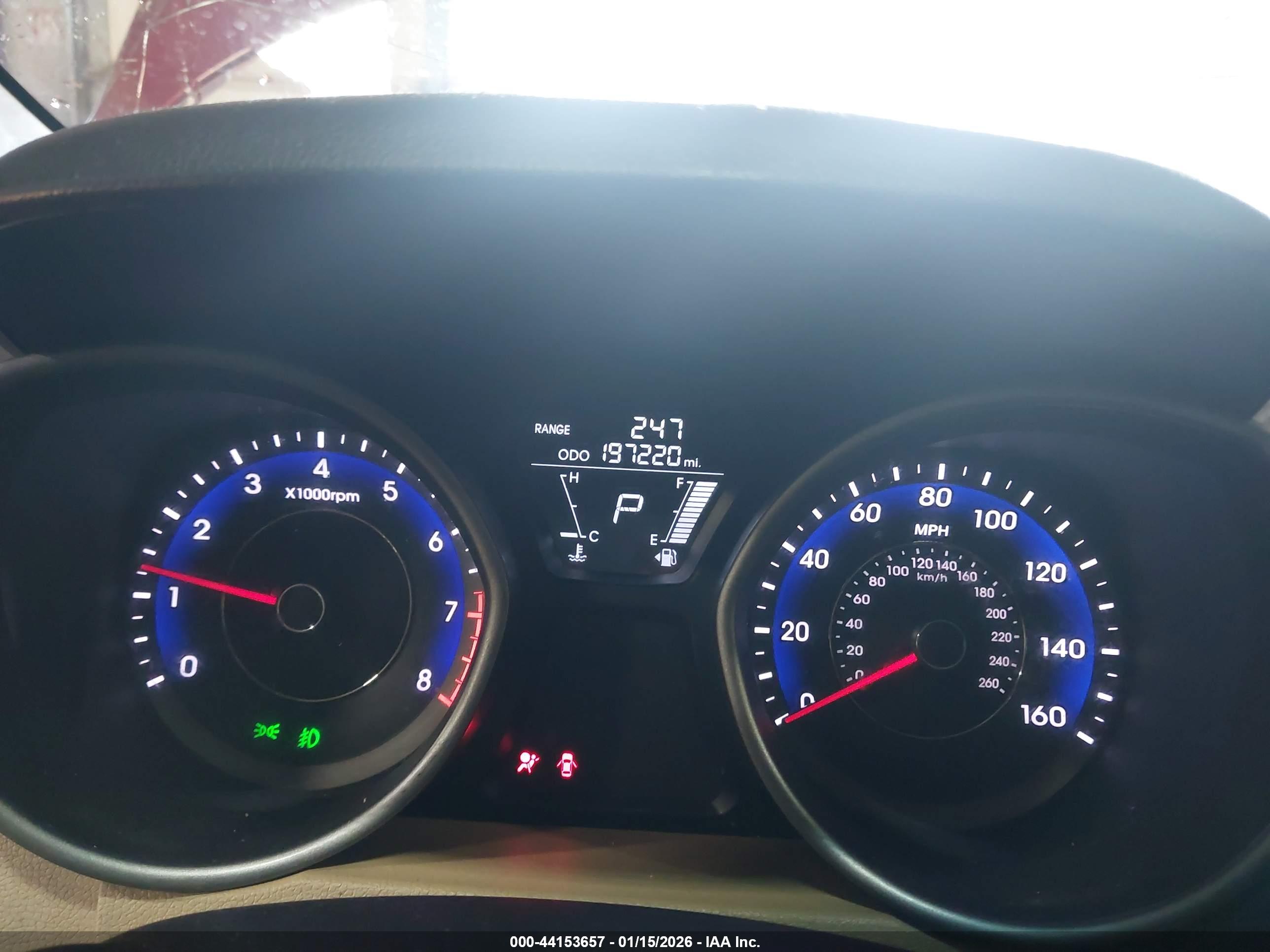 HYUNDAI ELANTRA image 7