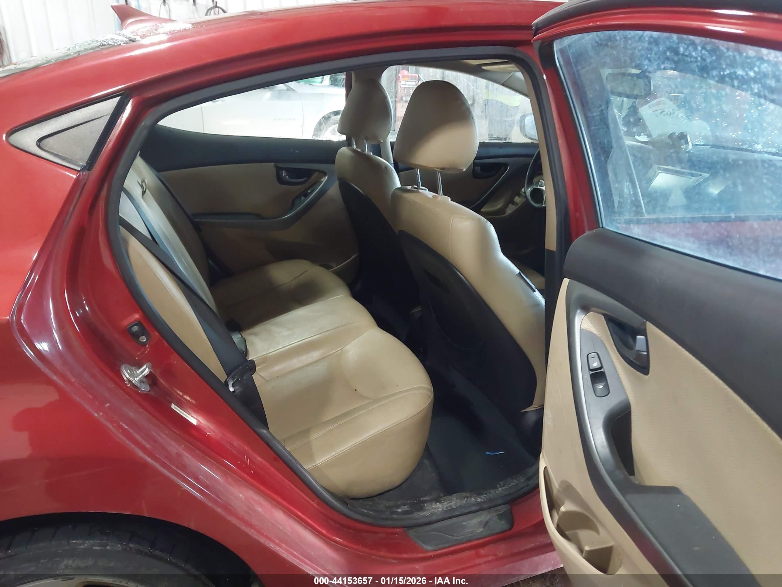HYUNDAI ELANTRA image 8