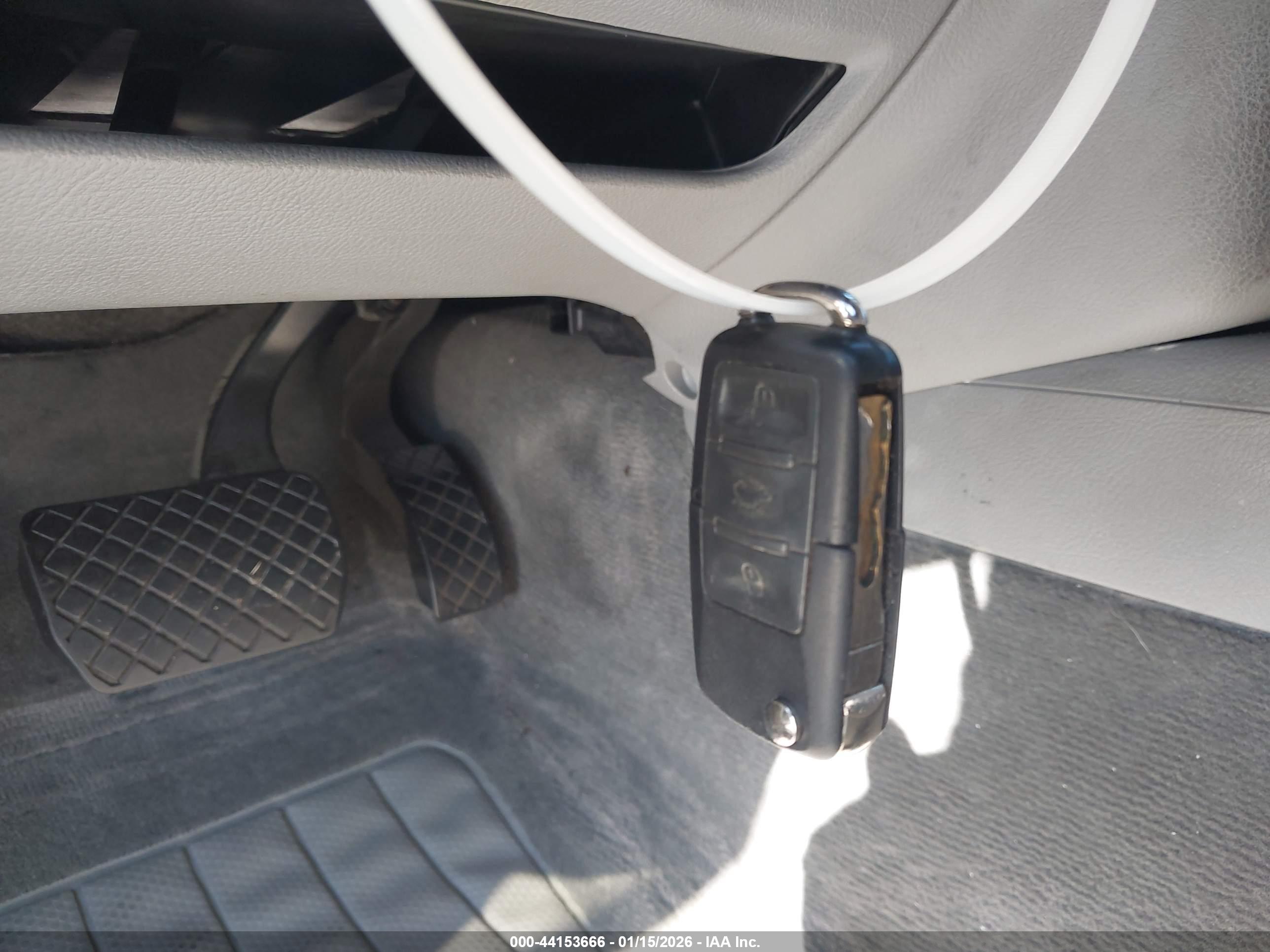 VOLKSWAGEN PASSAT image 11