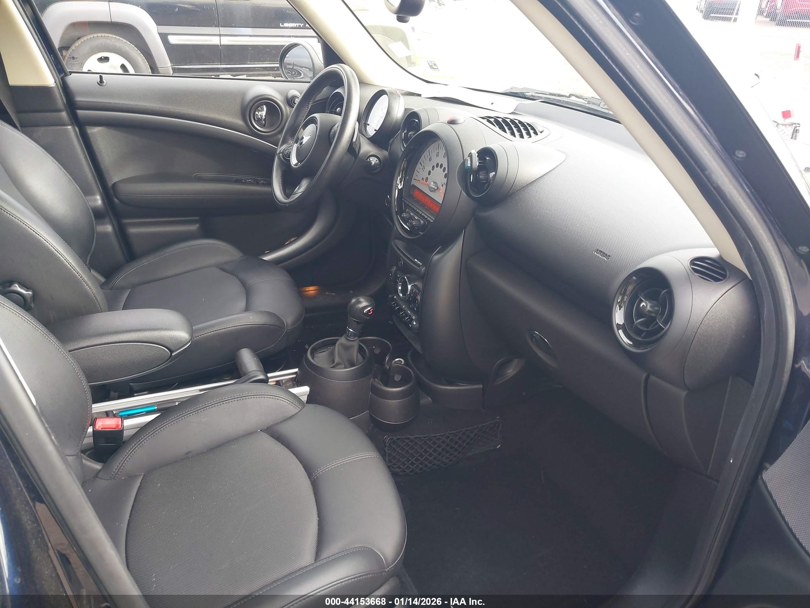 MINI COUNTRYMAN image 5