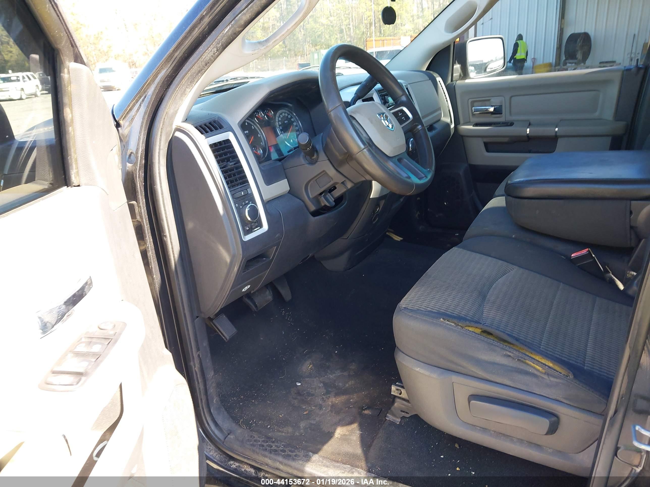 DODGE RAM image 5