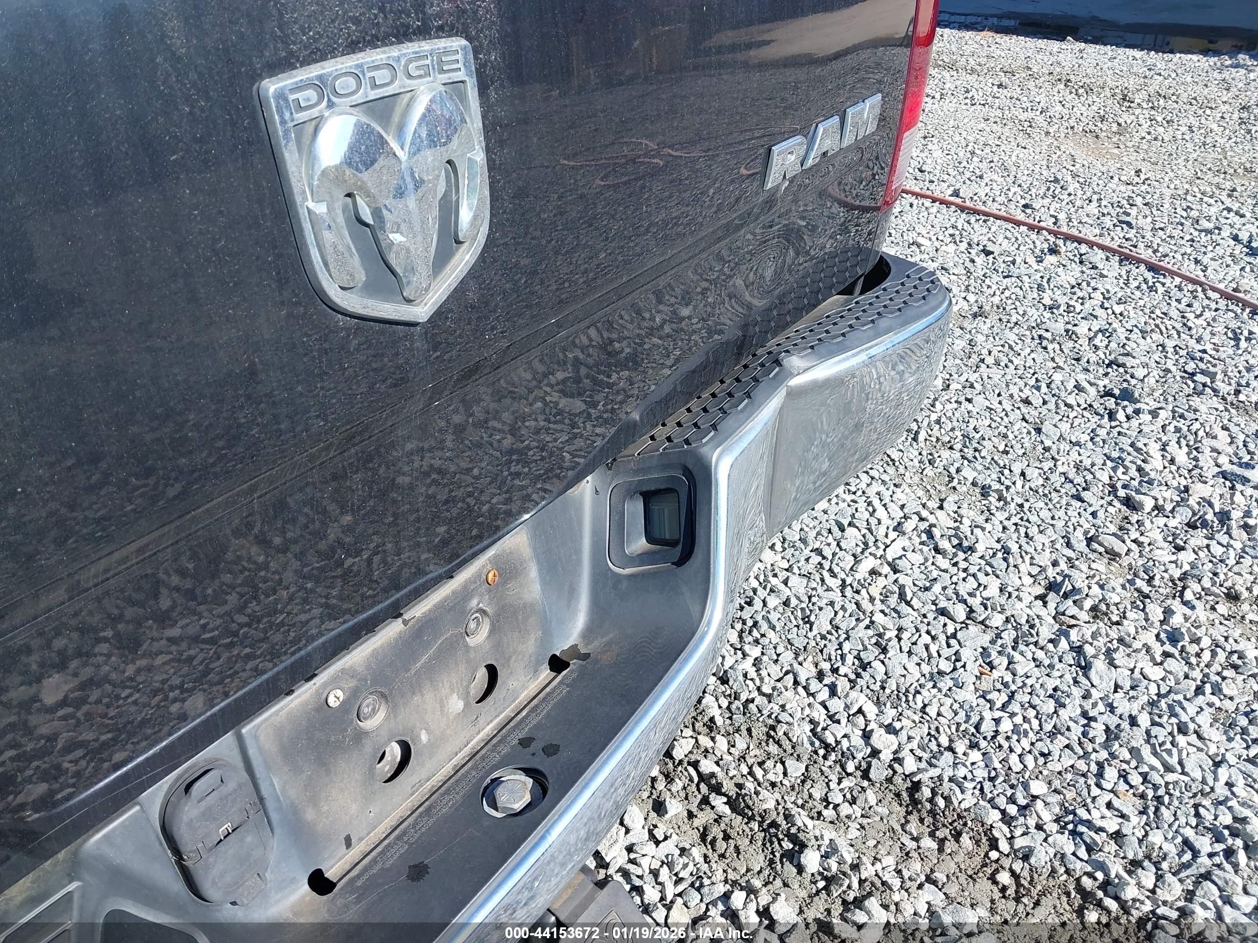 DODGE RAM image 6