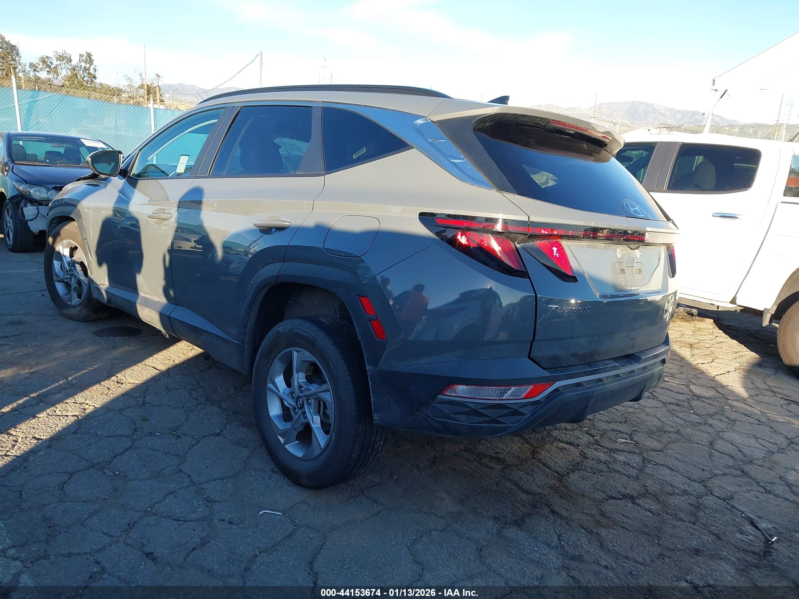 HYUNDAI TUCSON image 3