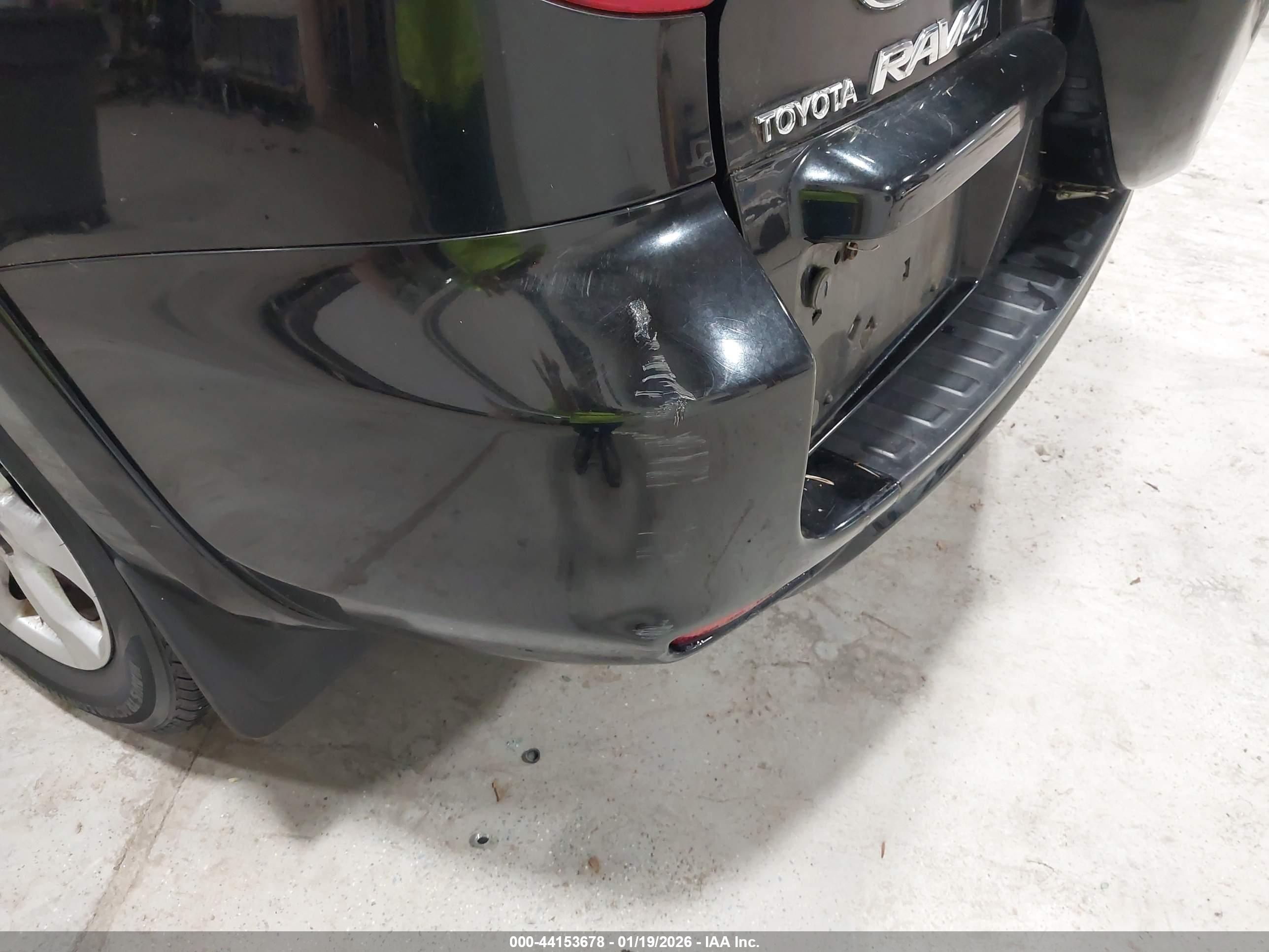 TOYOTA RAV4 image 6