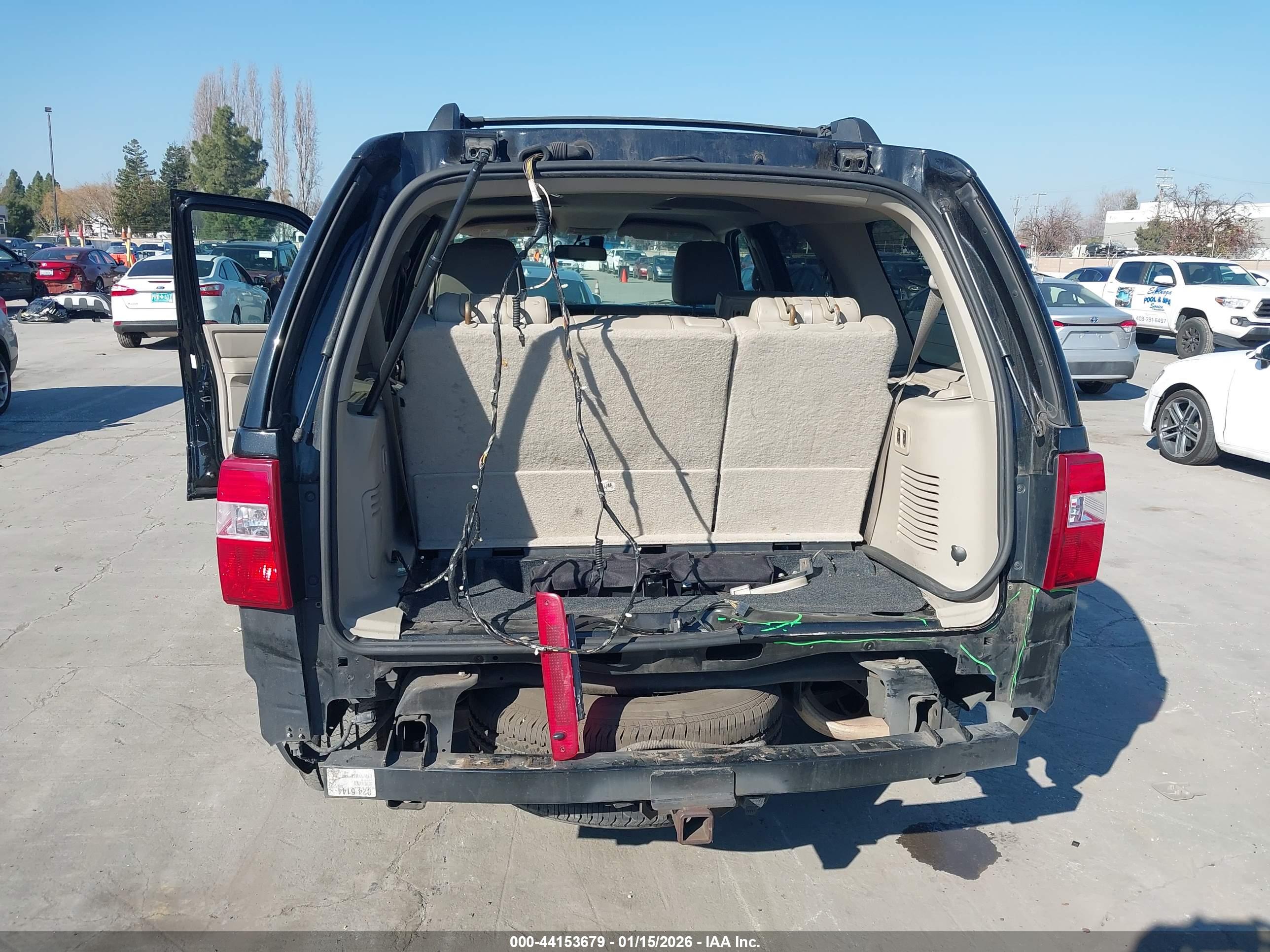 FORD EXPEDITION image 6