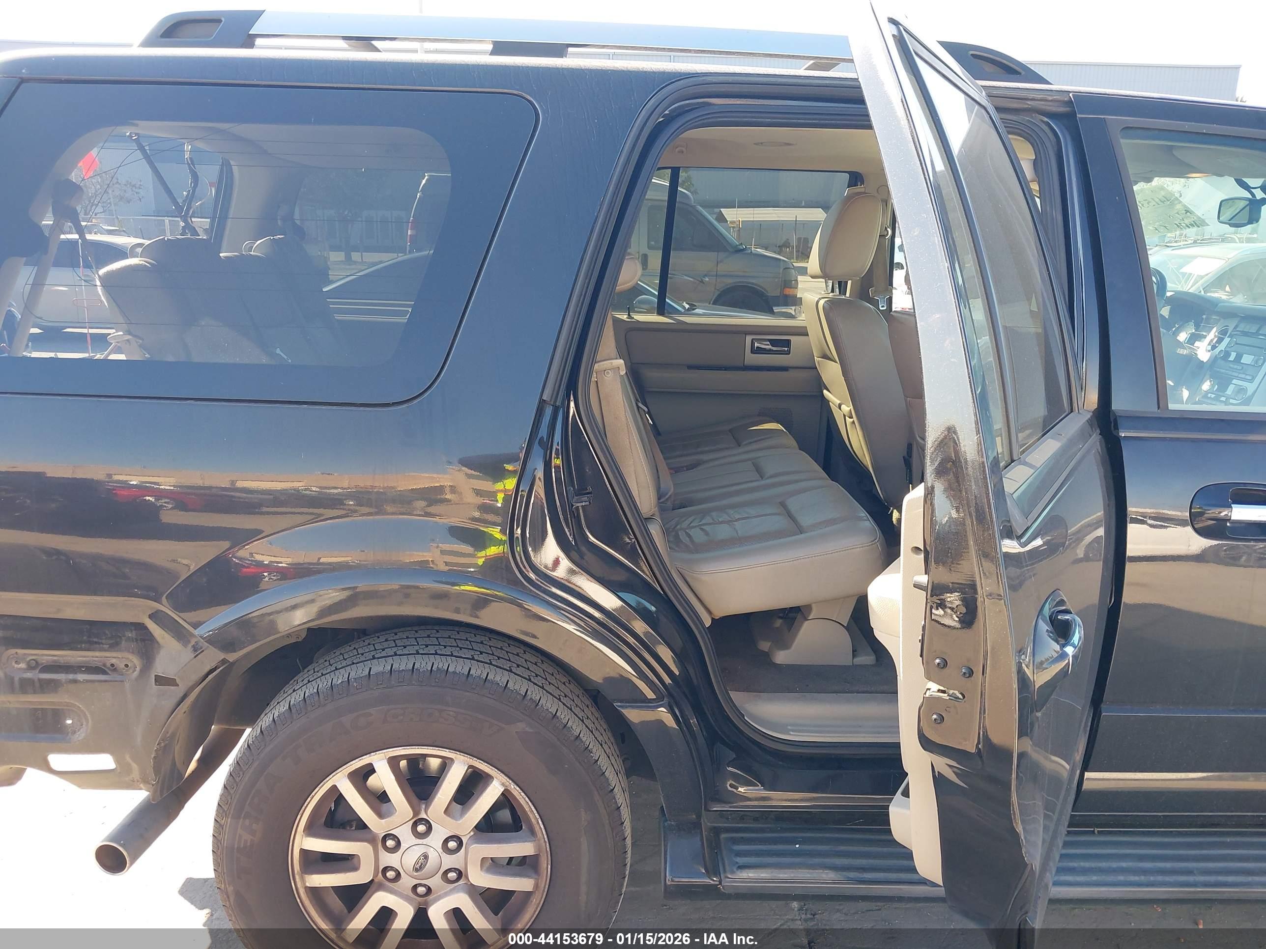 FORD EXPEDITION image 8