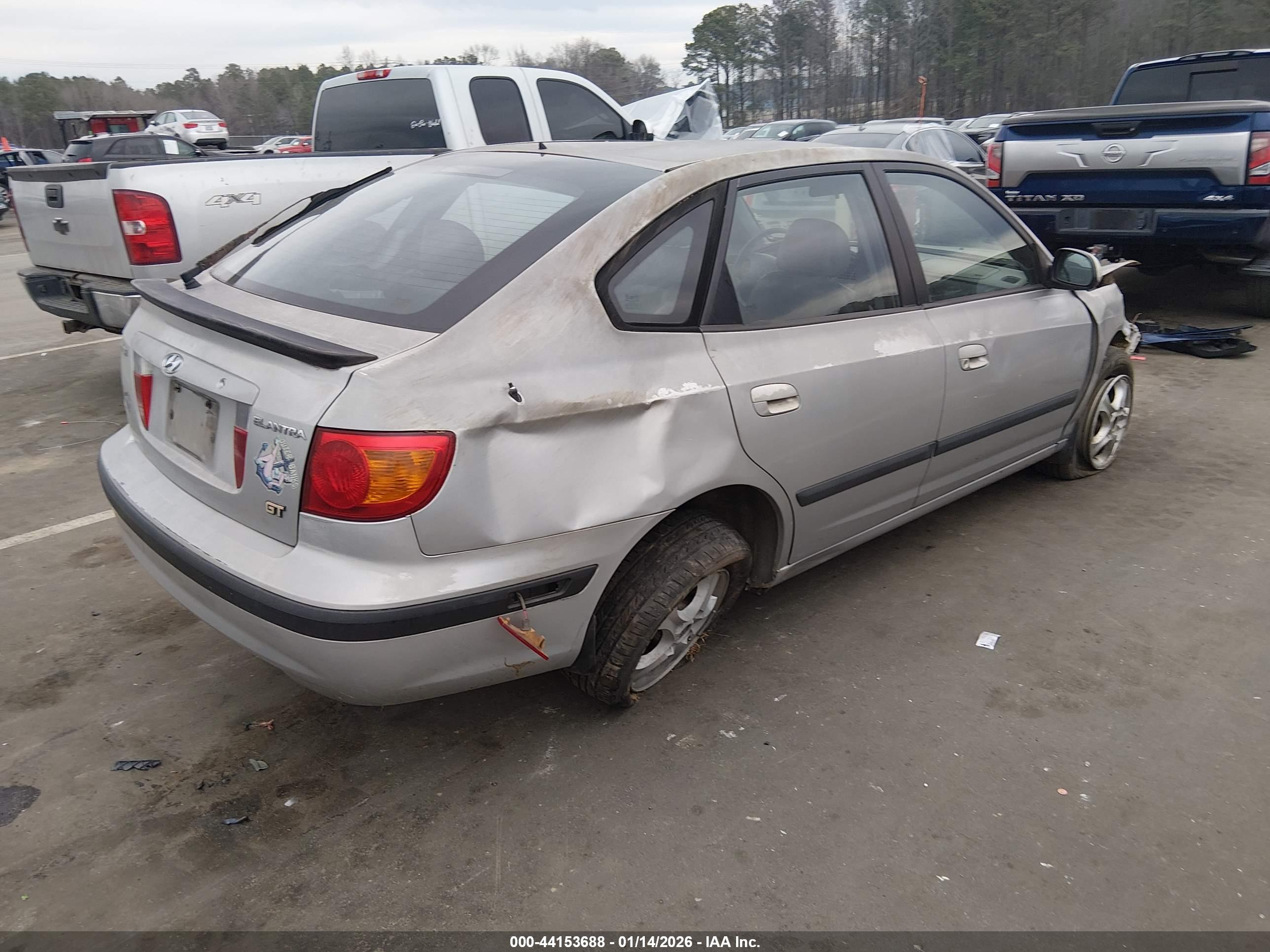 HYUNDAI ELANTRA image 4