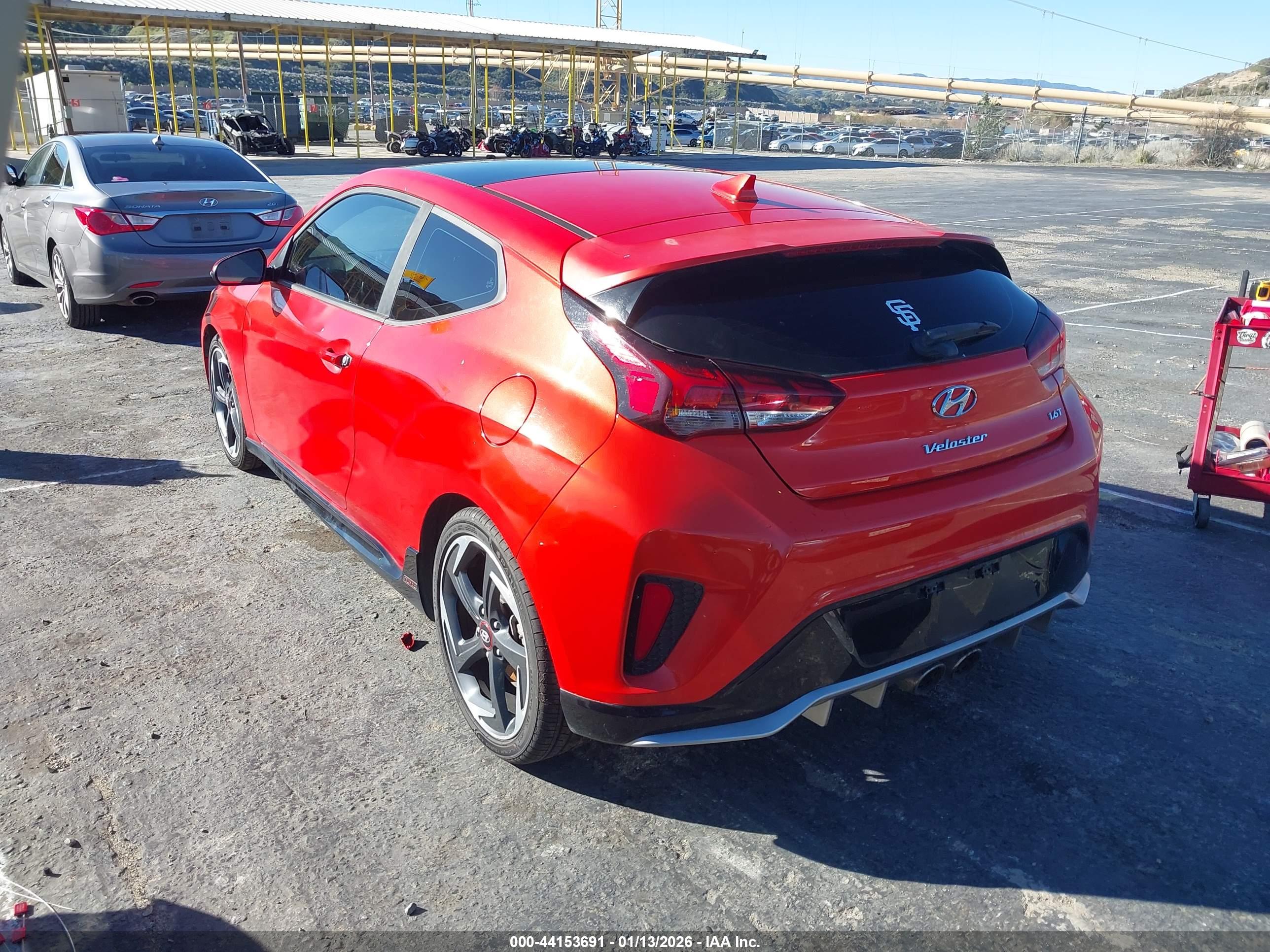 HYUNDAI VELOSTER image 3