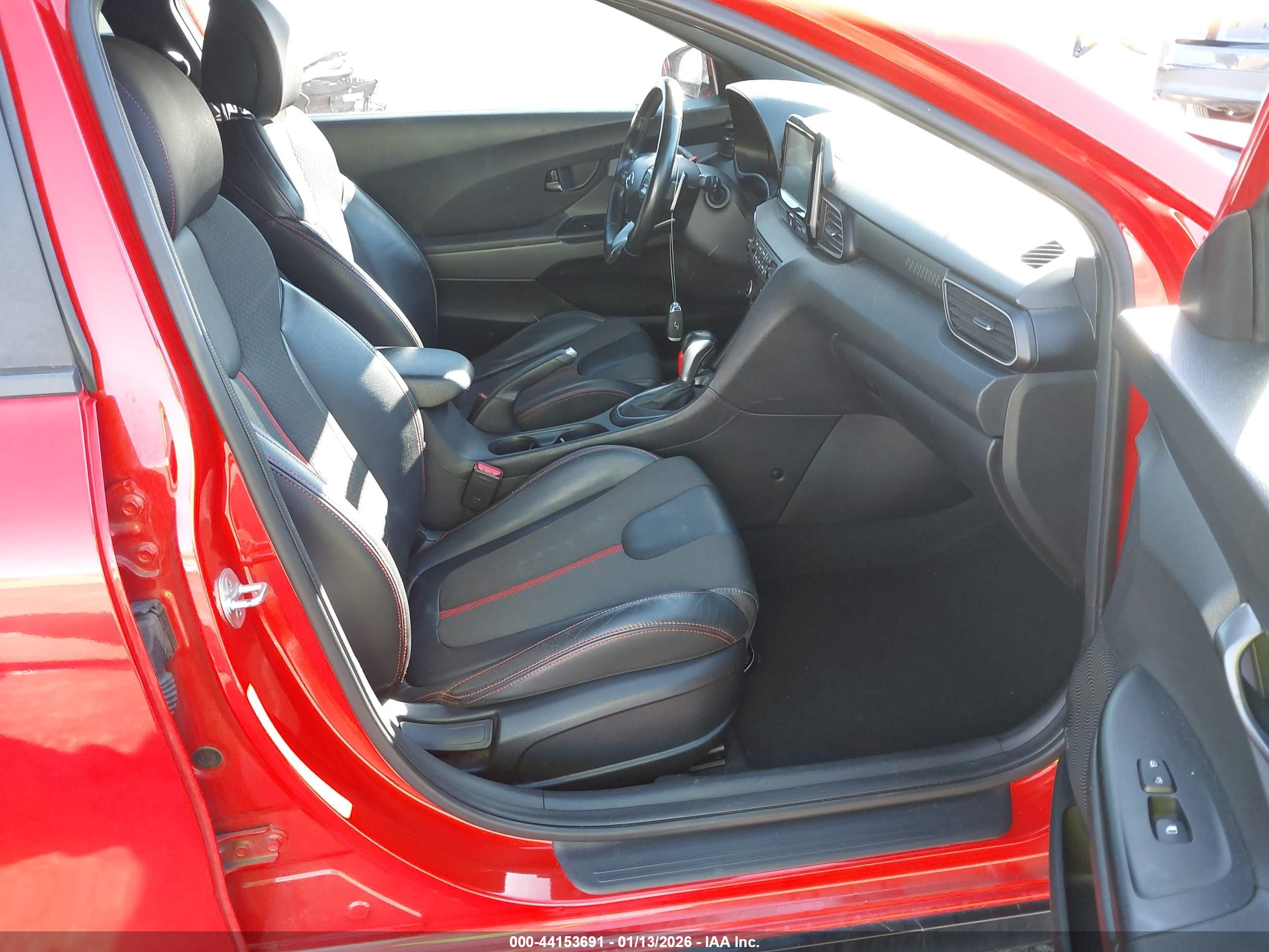 HYUNDAI VELOSTER image 5