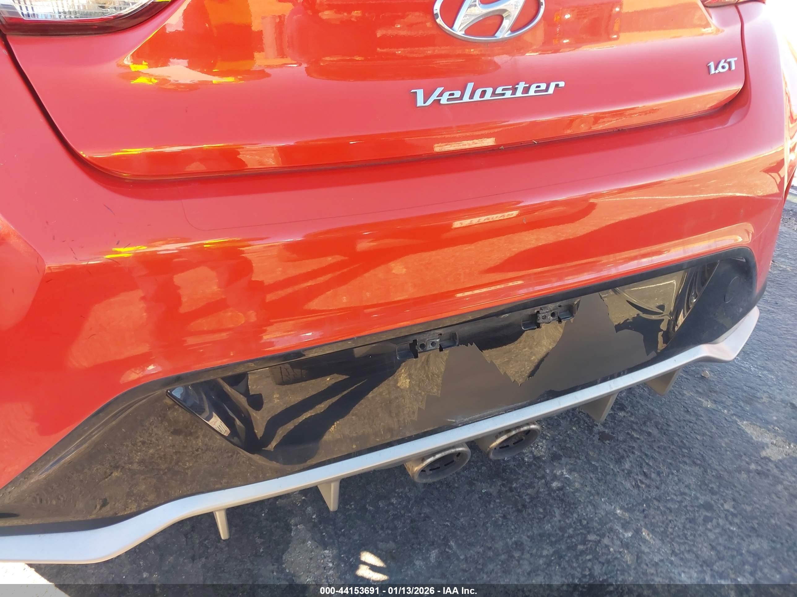 HYUNDAI VELOSTER image 6