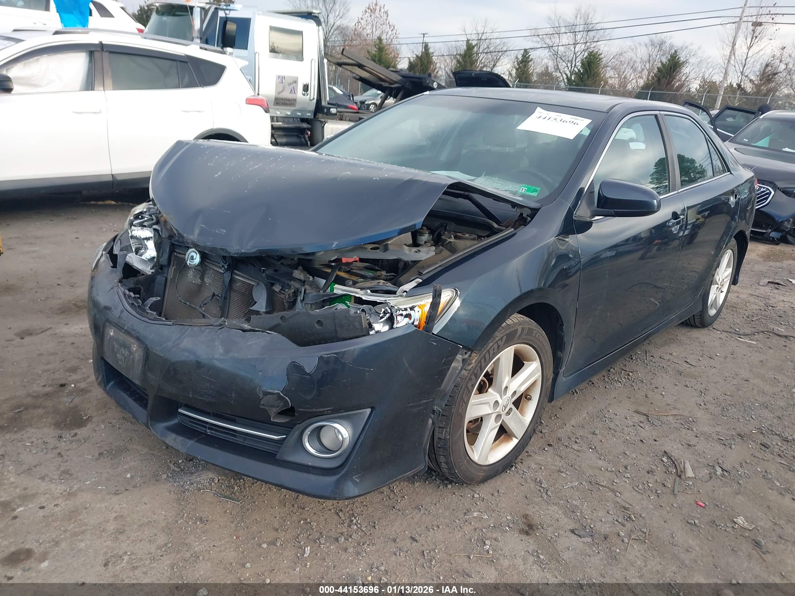 TOYOTA CAMRY image 2