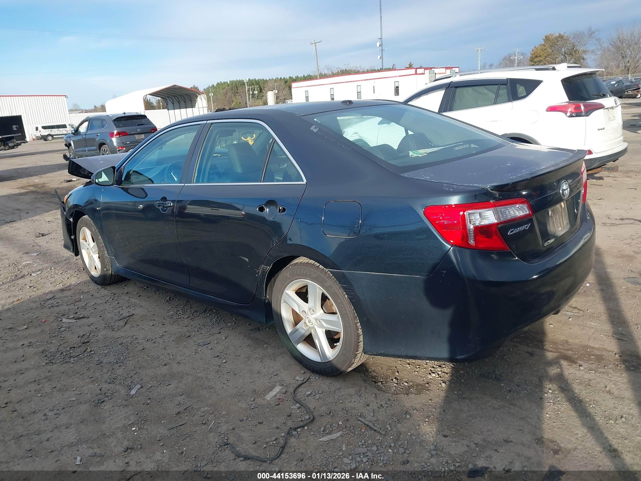 TOYOTA CAMRY image 3
