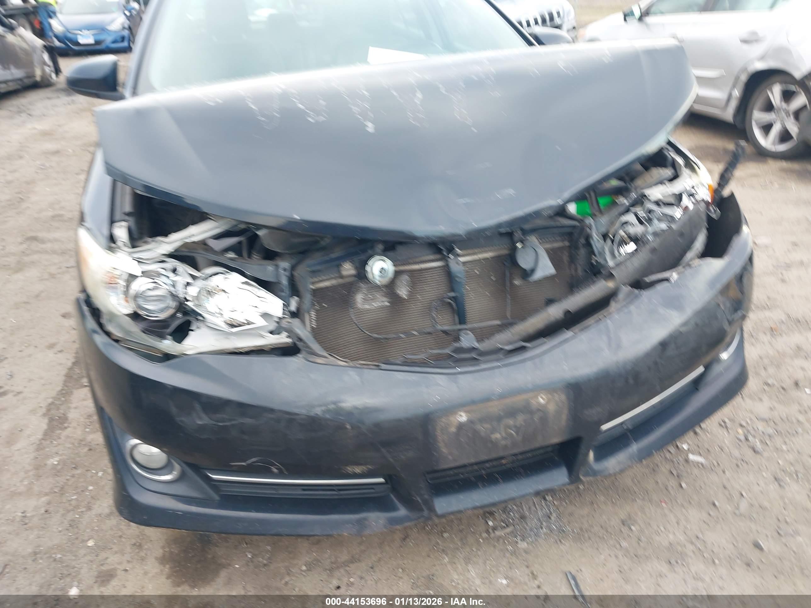 TOYOTA CAMRY image 6