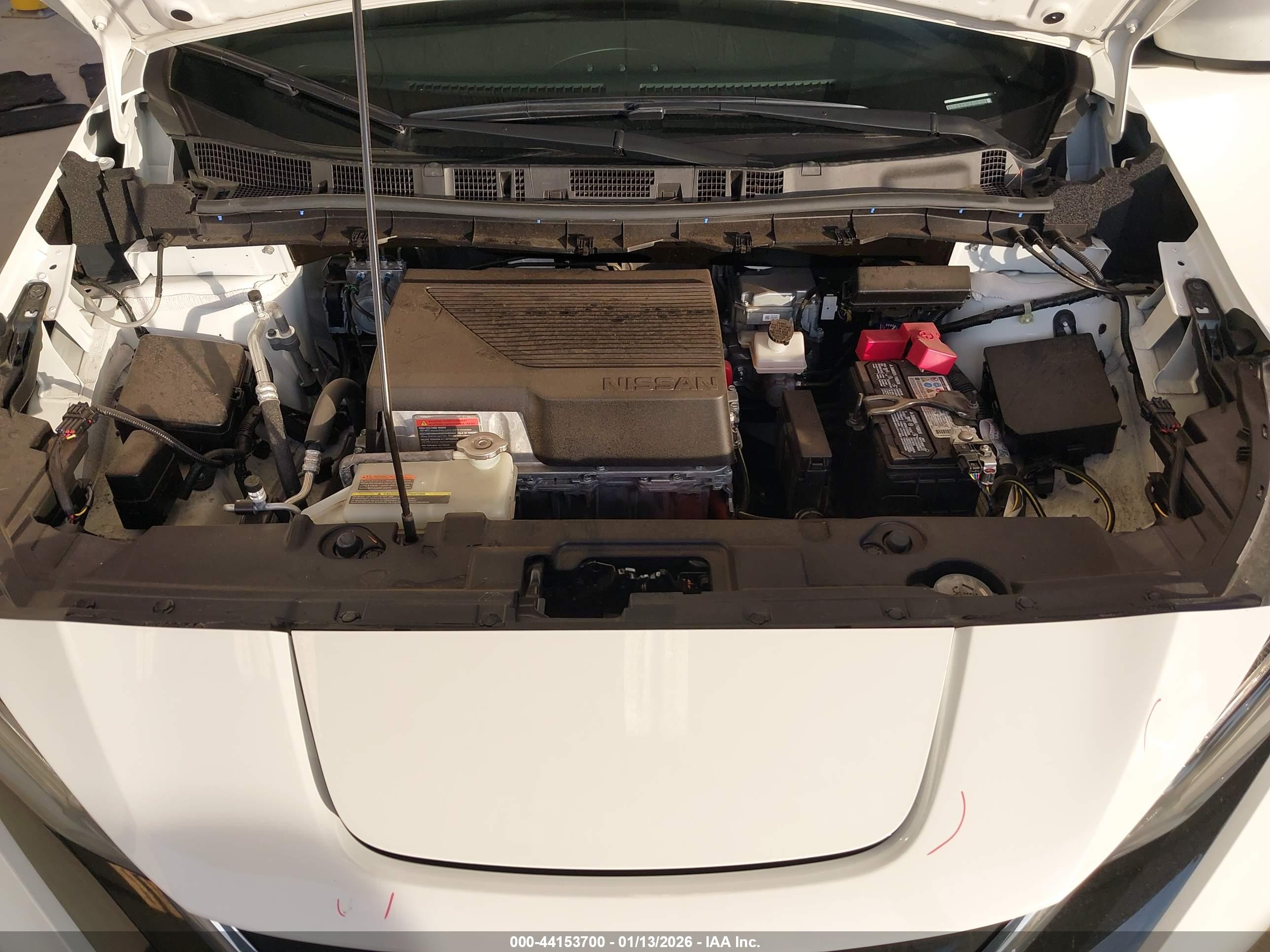 NISSAN LEAF image 10