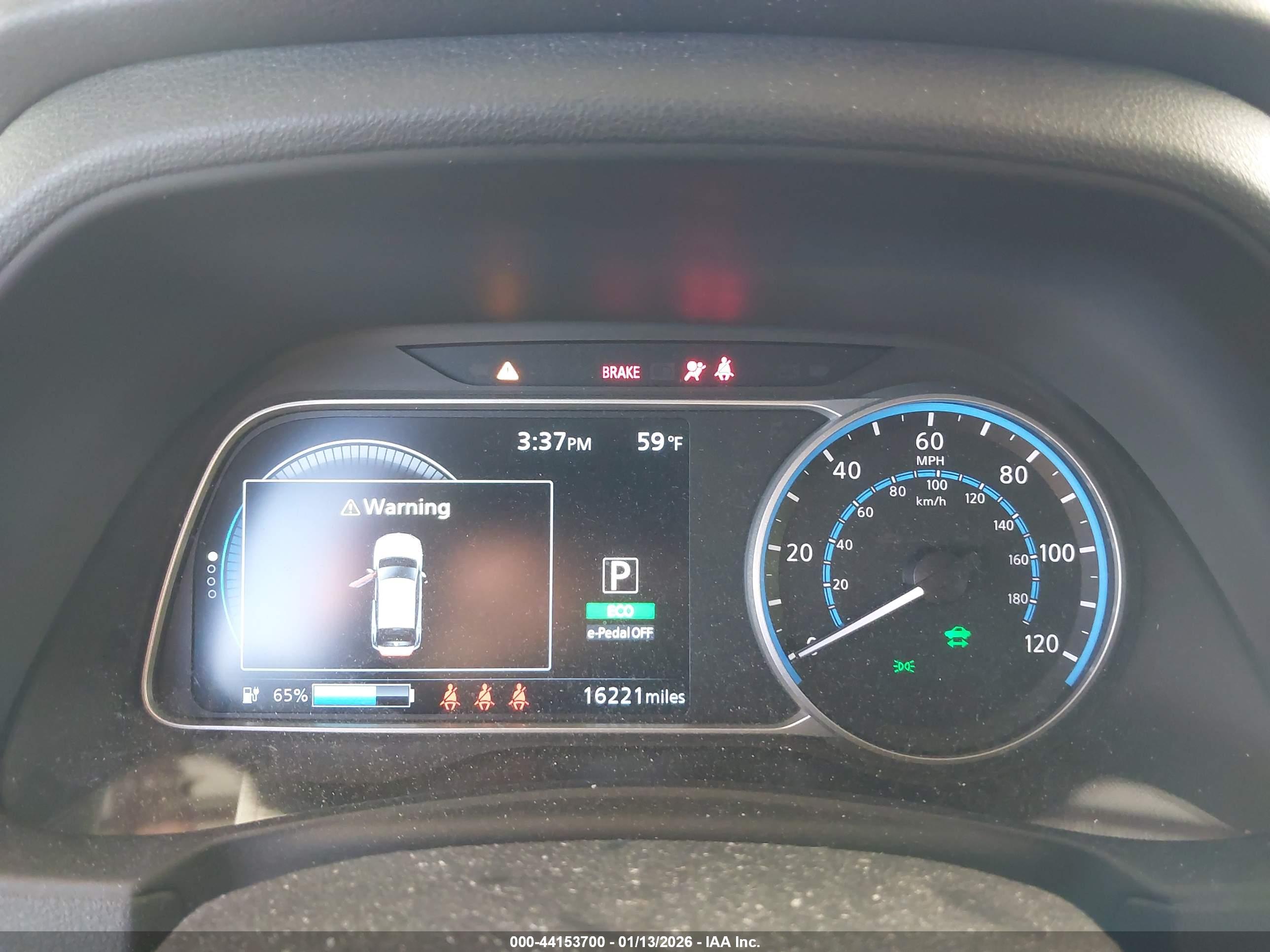NISSAN LEAF image 7