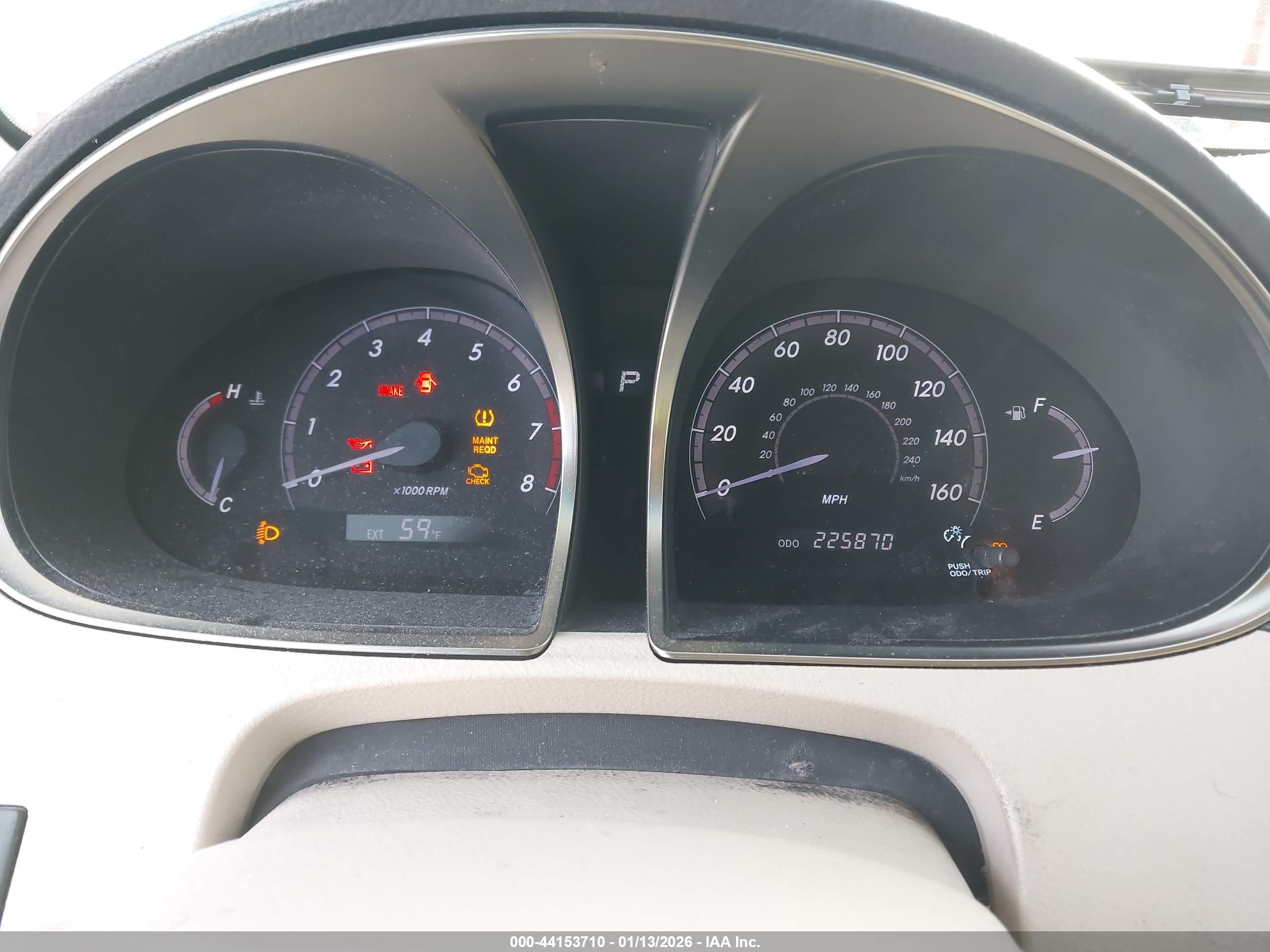 TOYOTA AVALON image 7