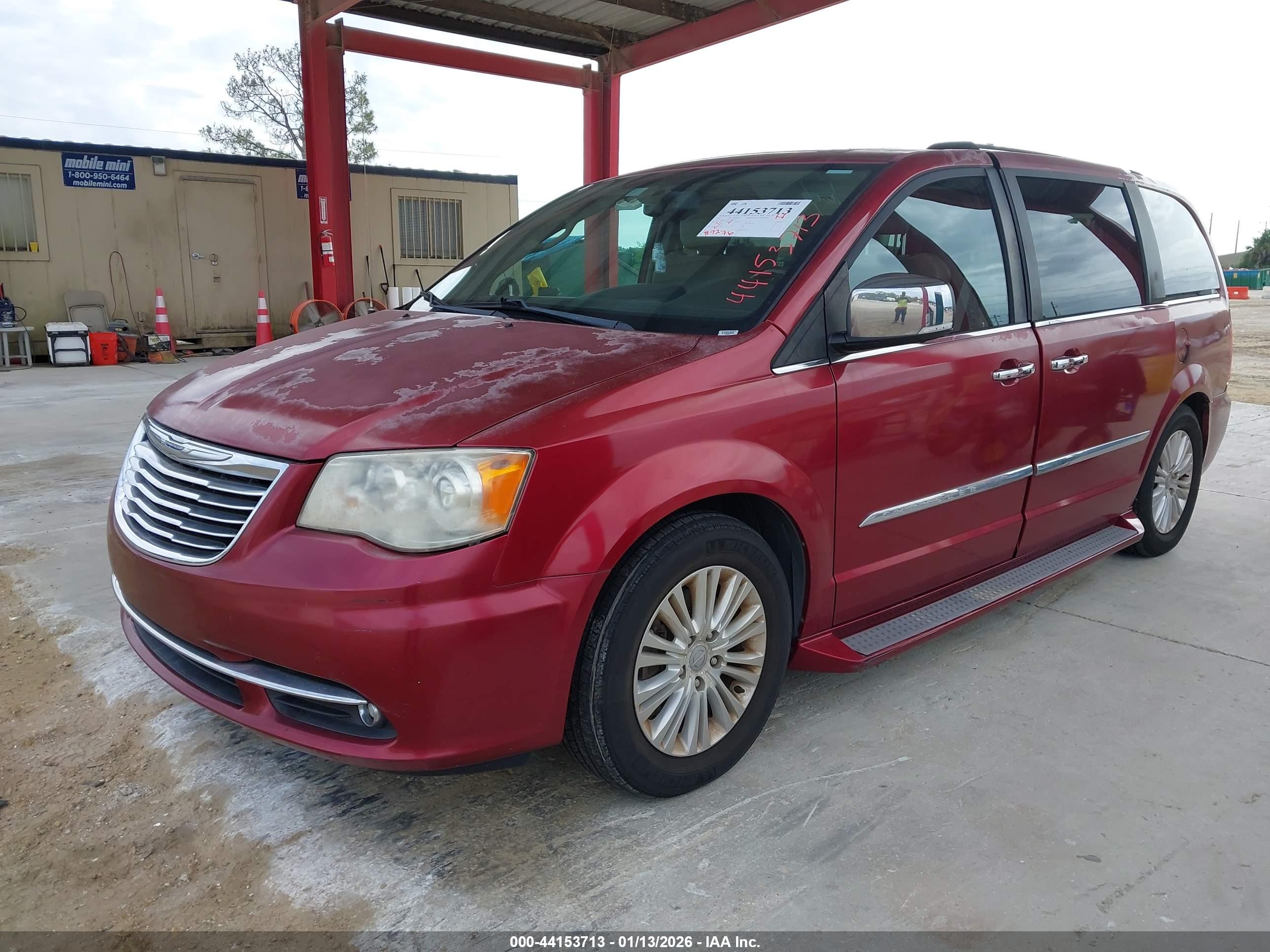 CHRYSLER TOWN image 2